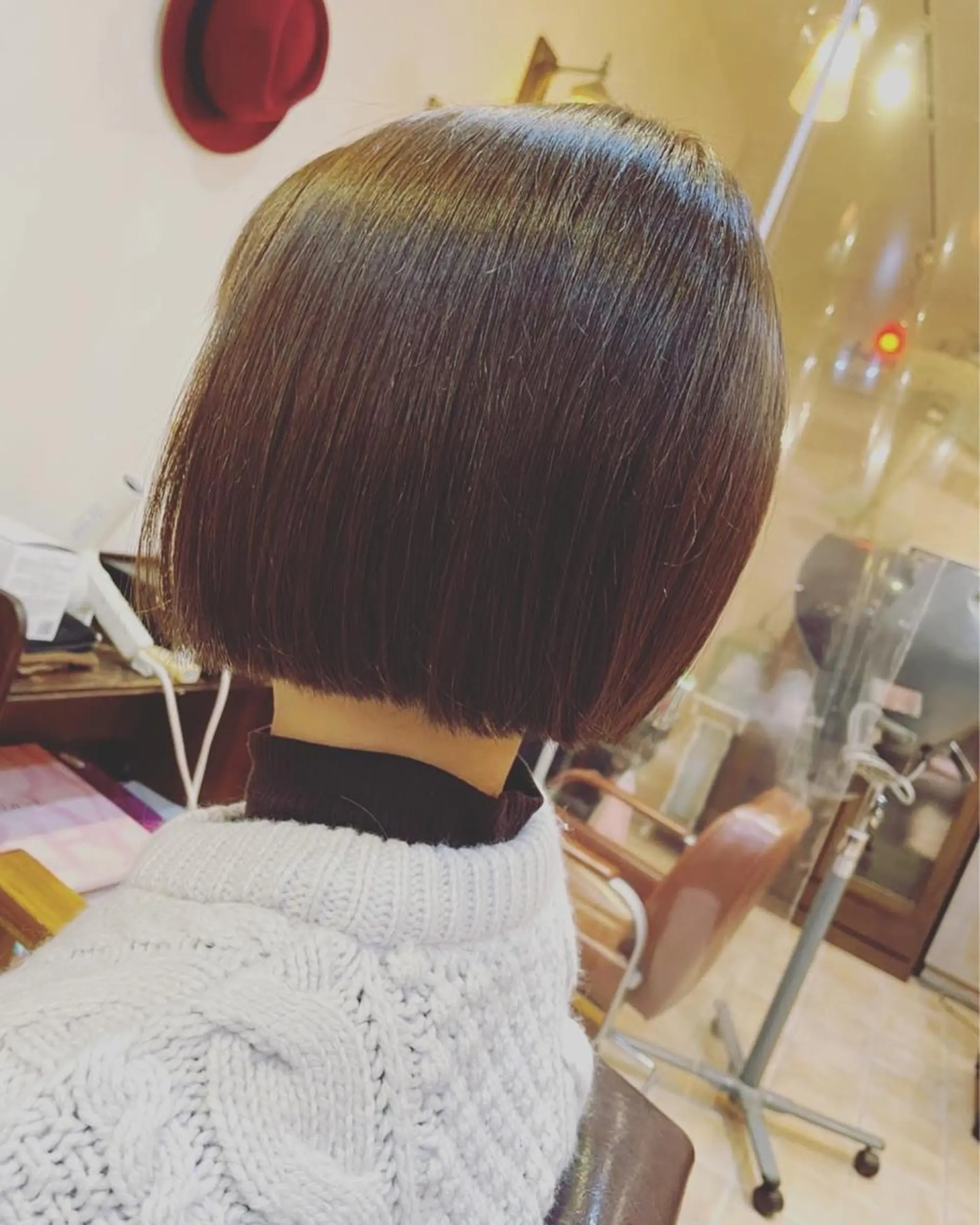 ショート カラー アディクシーカラー アッシュ ボブ 佐藤 俊夫のヘアスタイル