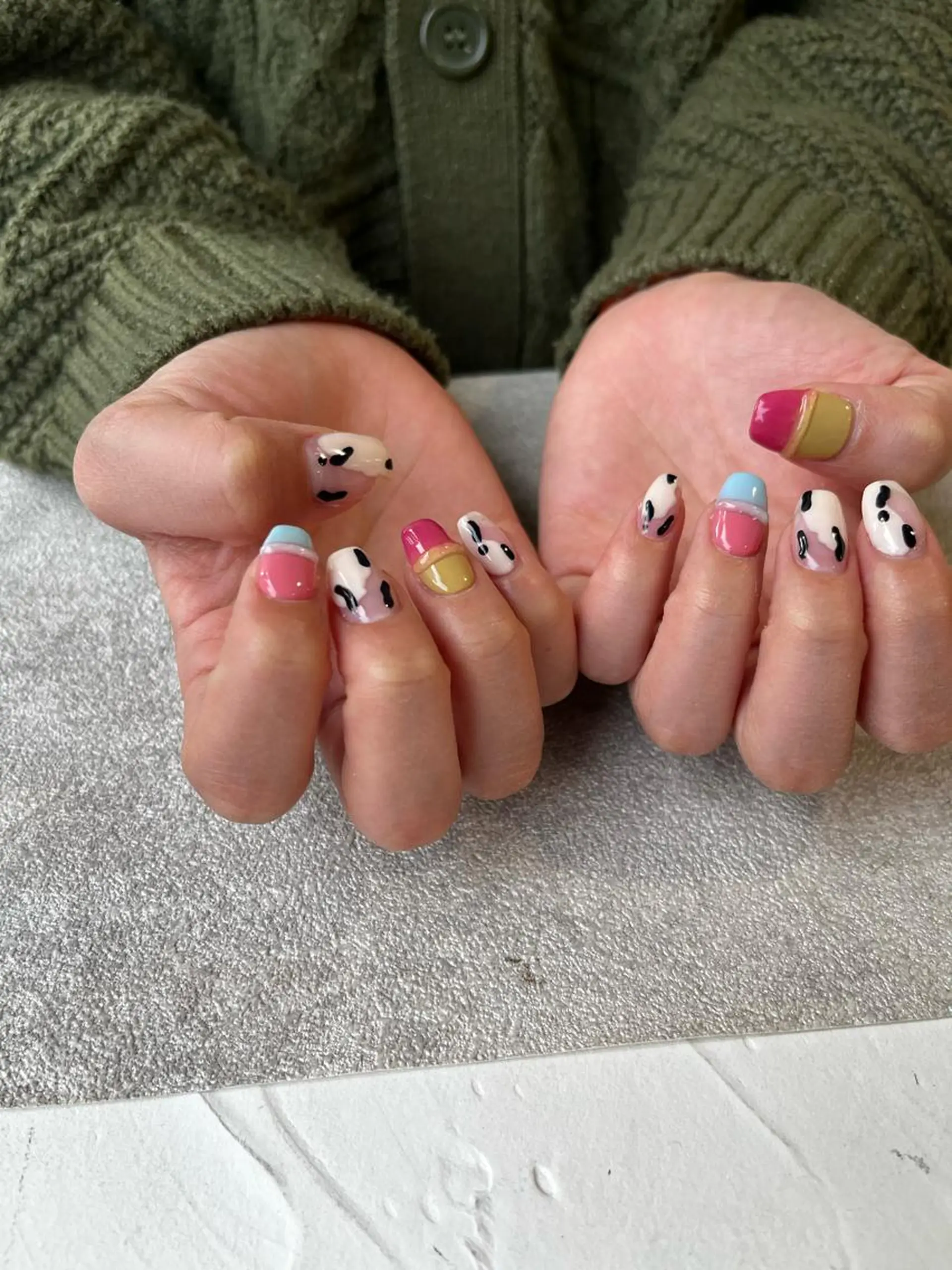 ネイル 小川 奈々花のネイルデザイン