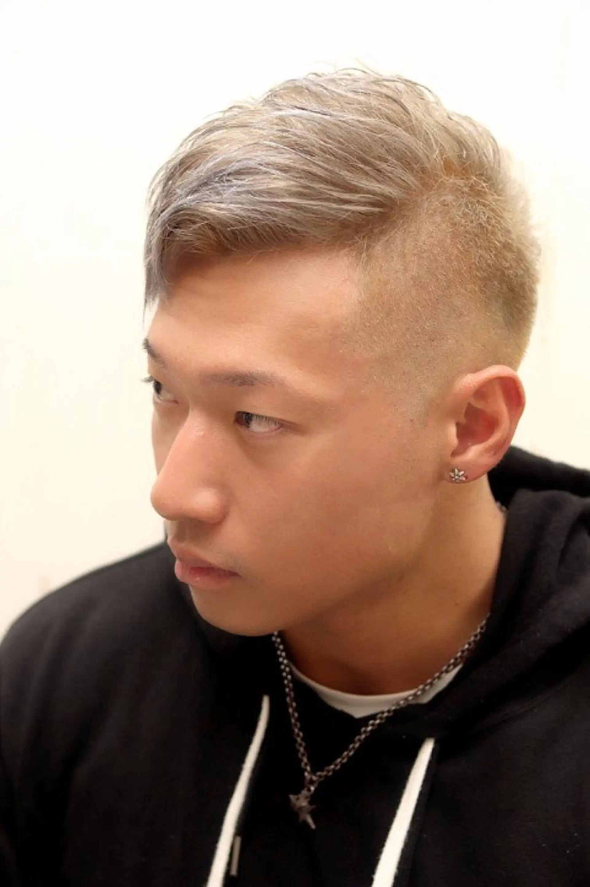 ショート 渡邊 絢のヘアスタイル