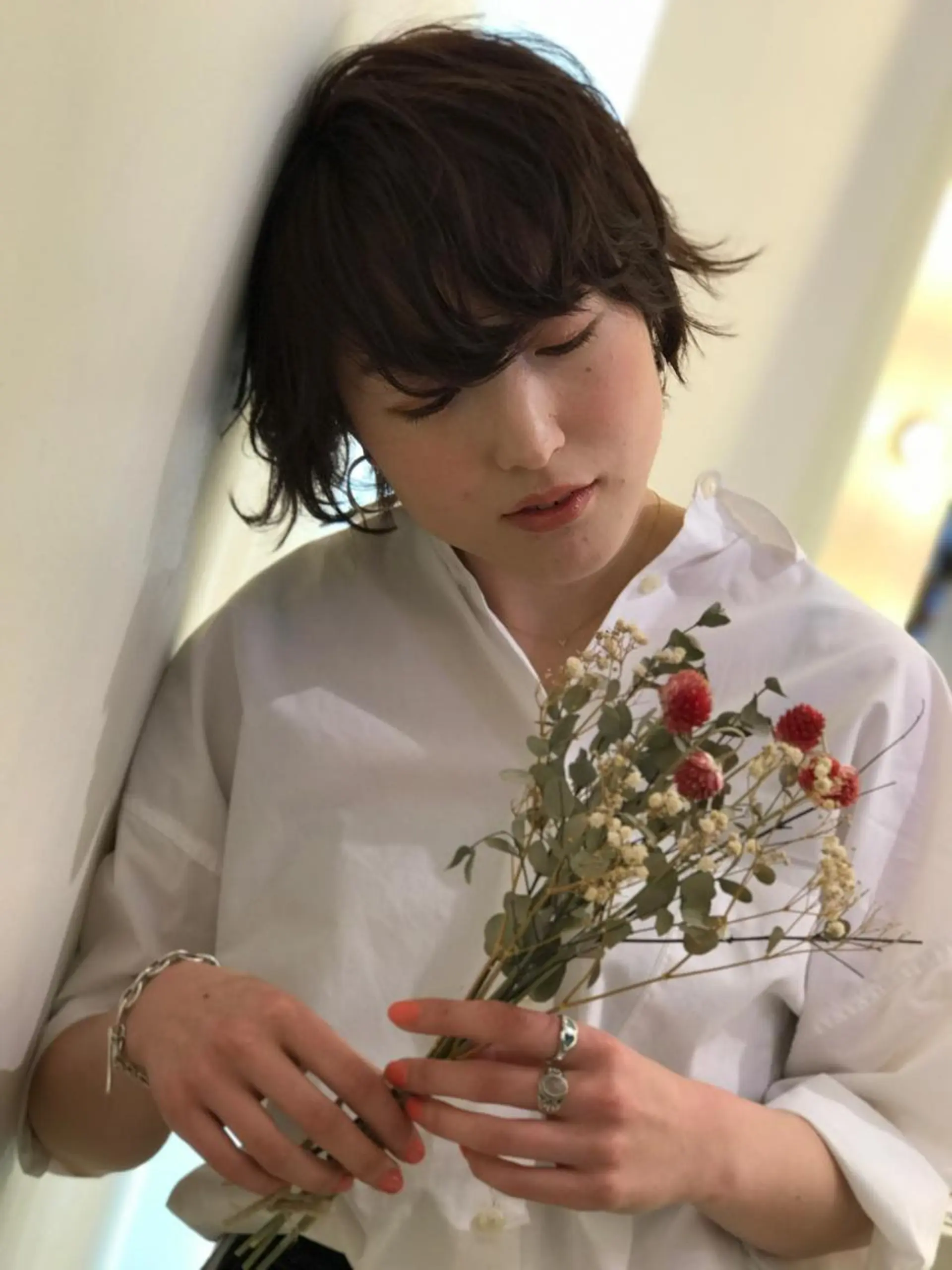 ミディアム 横山 ひかりのヘアスタイル