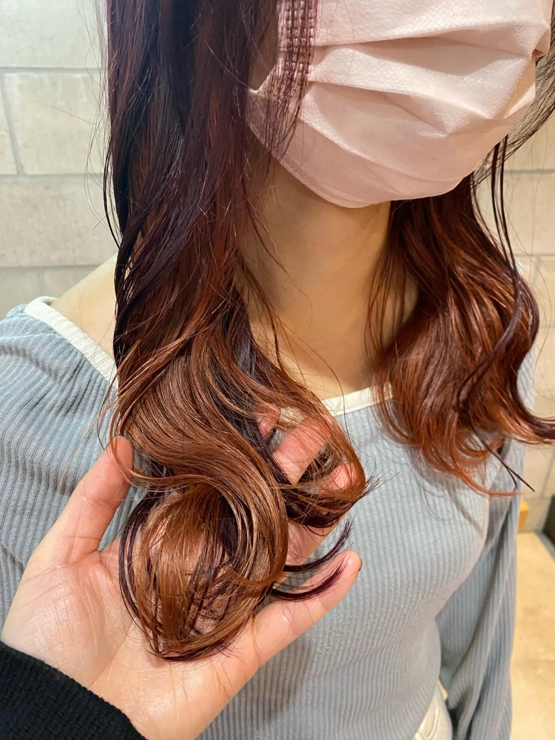 ロング 艶髪・透明感カラー・ 韓国ヘア・Yuriのヘアスタイル