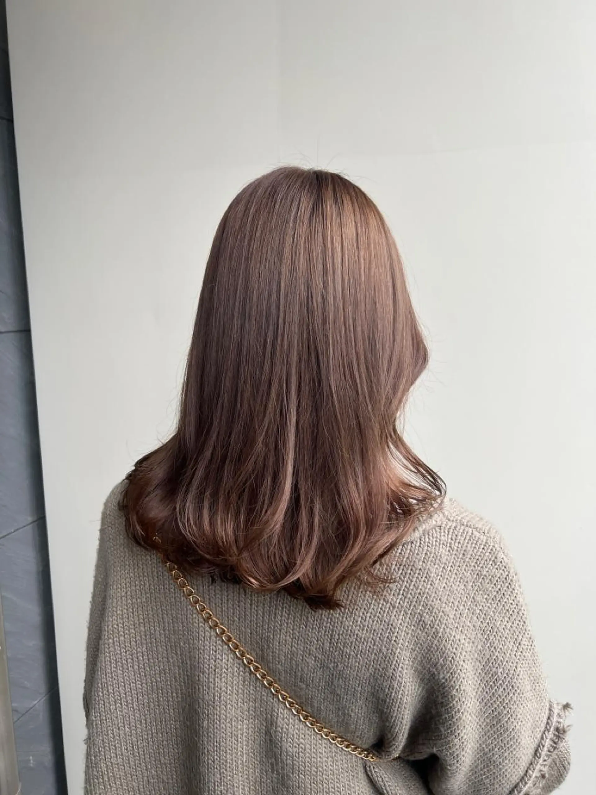 セミロング youres hair恵比寿本店所属・縮毛矯正×レイヤー カット/飯田 輝のヘアスタイル