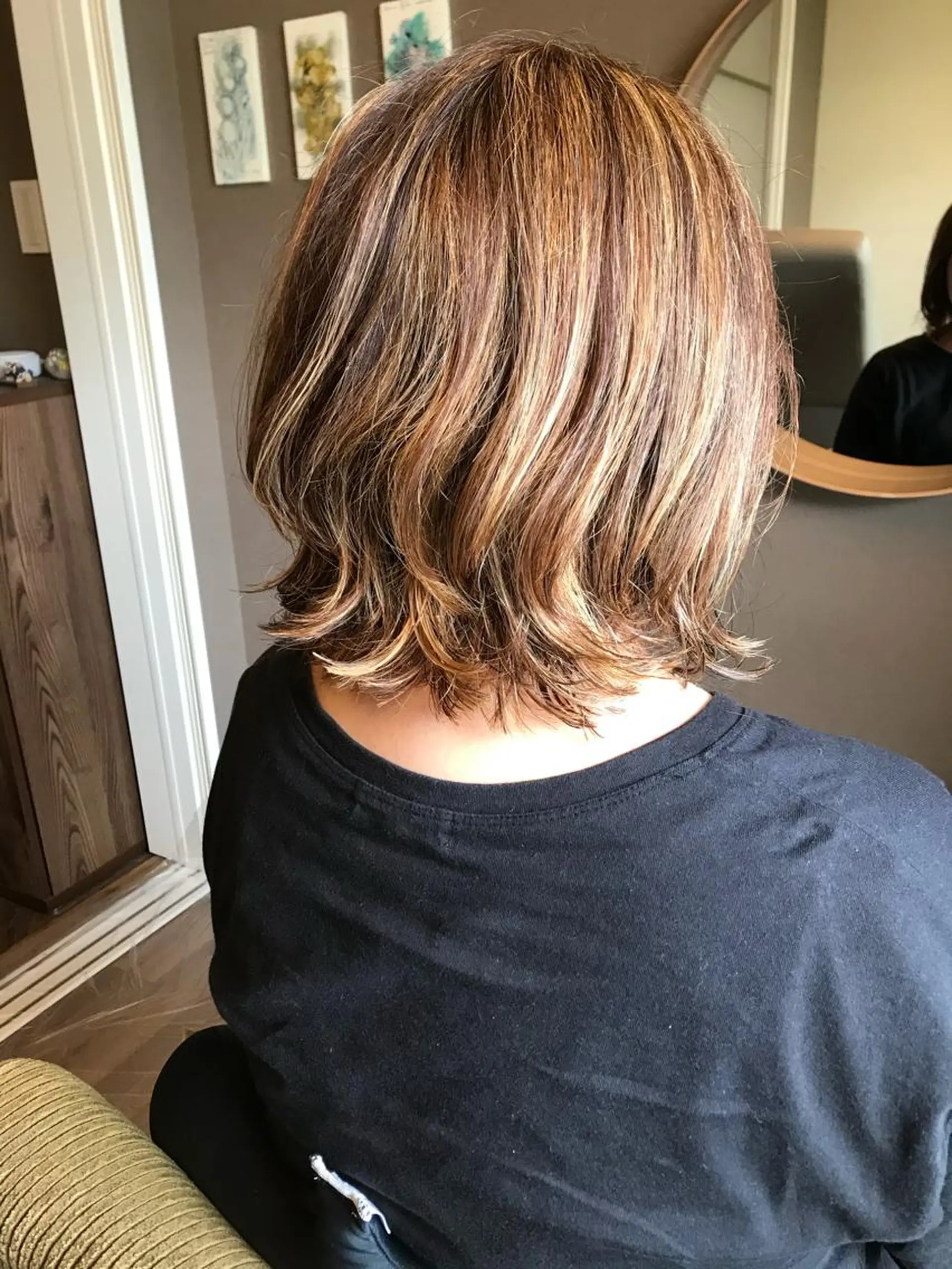 ミディアム カラー バレイヤージュ ハイライトカラー ハイライト レイヤーカット カット ヘアカラー Lo_oca所属・Lo_oca ロヲカのマツエク・マツパデザイン