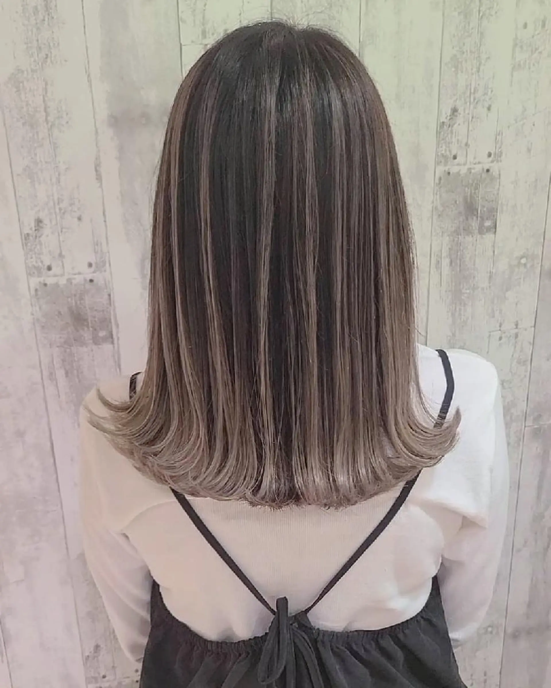 ミディアム cherie所属・バレイヤージュ/ ハイライト/大内格のヘアスタイル