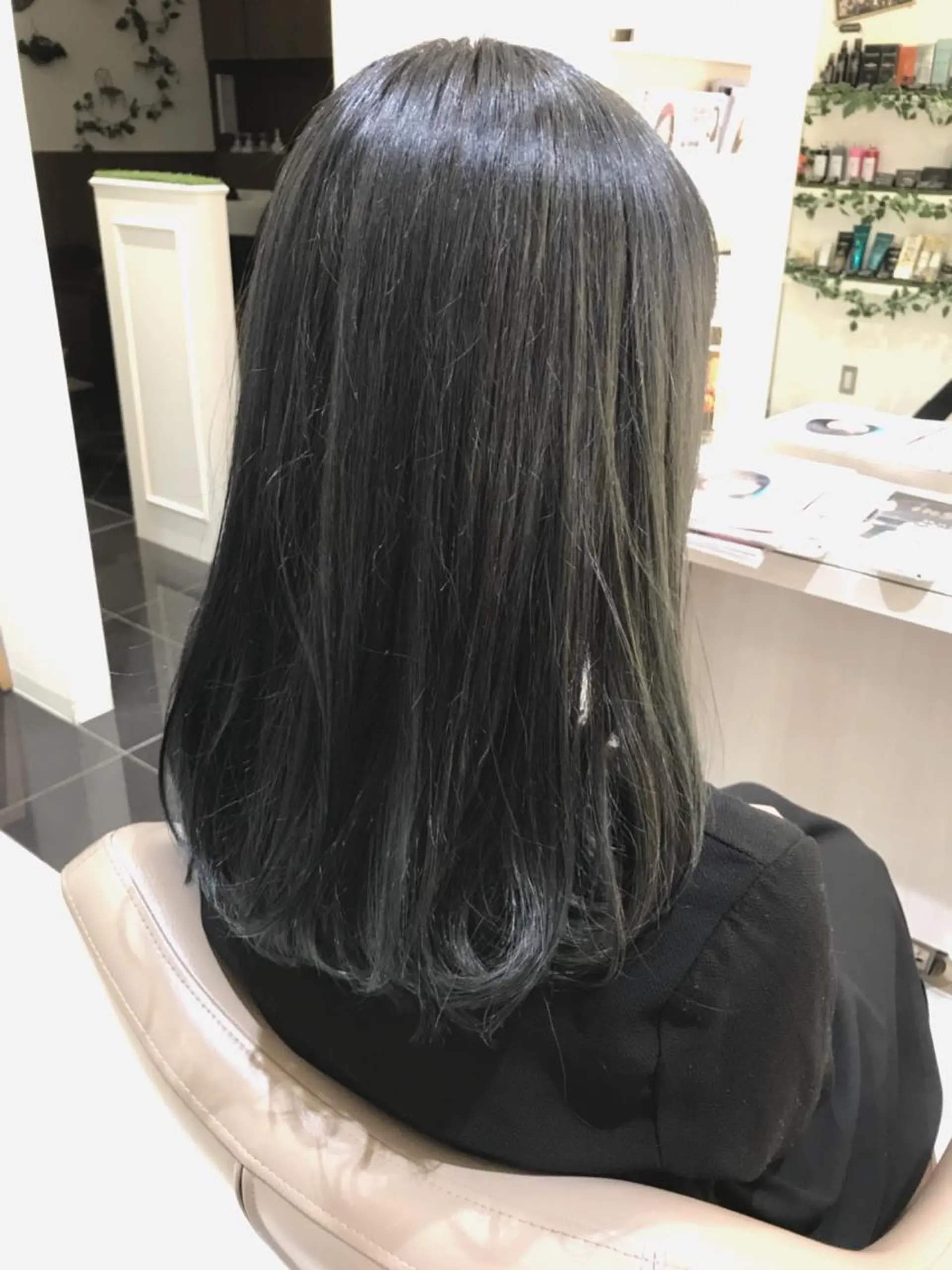 ミディアム カラー ブリーチ ケアブリーチ 透明感カラー ネイビーカラー 山崎俊輔/髪質改善 /バレイヤージュのヘアスタイル