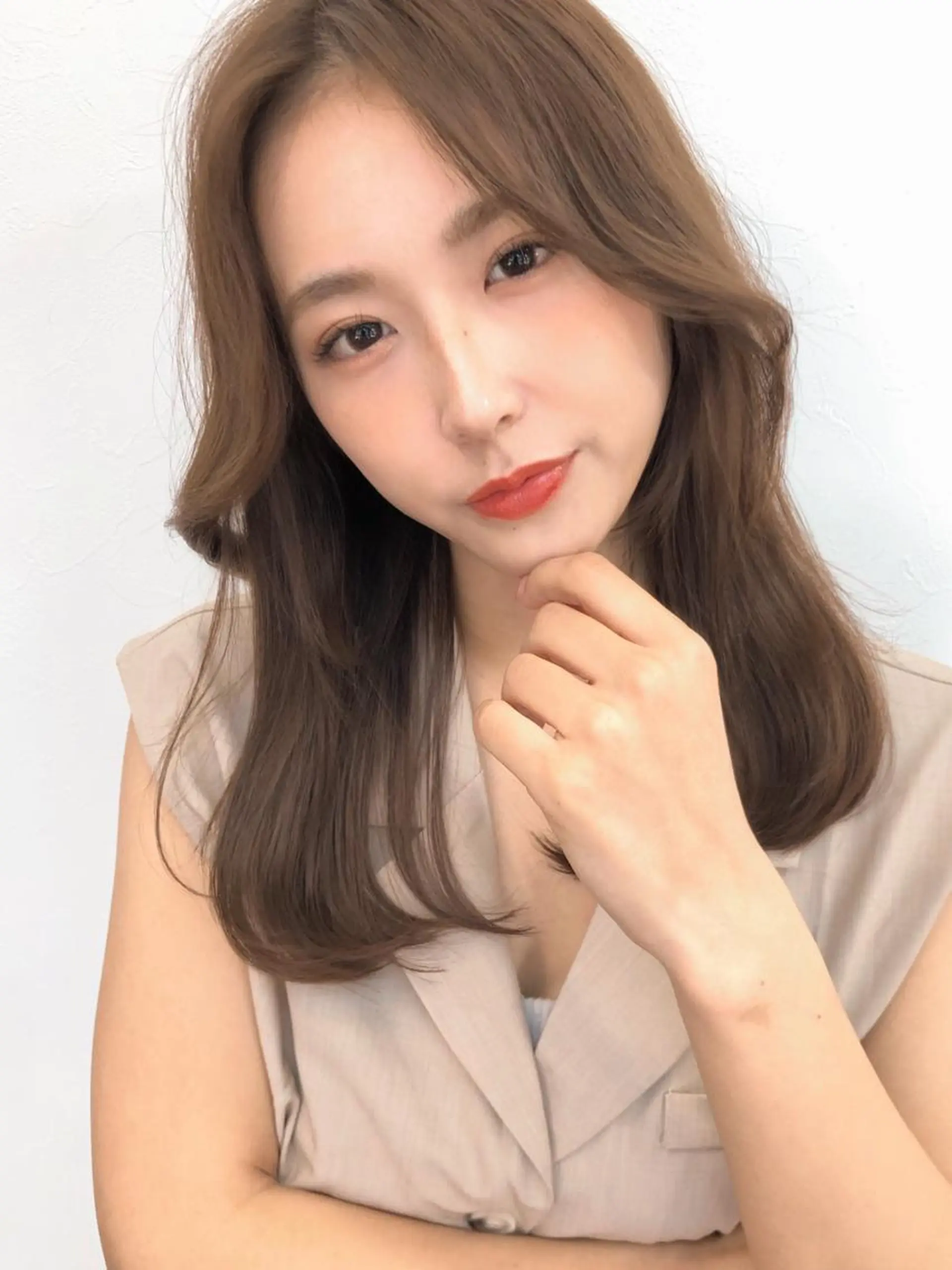 セミロング カラー くびれヘア 韓国風ヘア 小顔カット カット ヘアカラー トリートメント トレンドヘア🌿 chinariのヘアスタイル