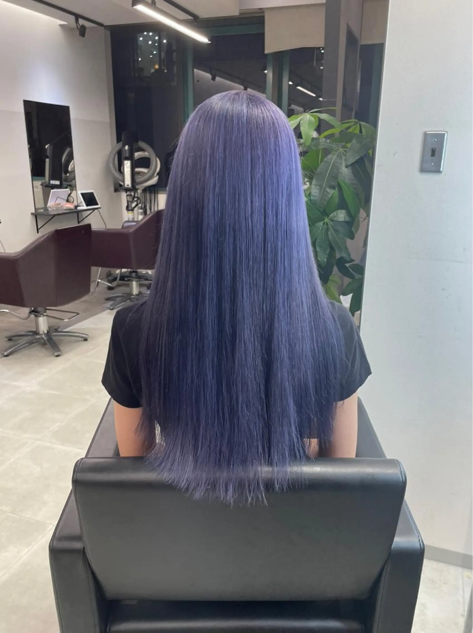 カラー AIRI layer cut hairのヘアスタイル