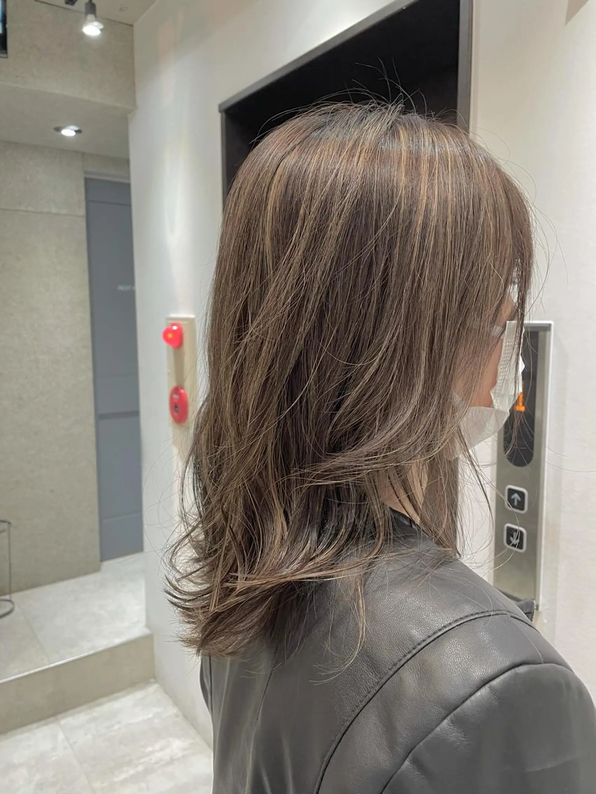 セミロング カラー ヘアカラー タワラ　ソウタ Directorのヘアスタイル