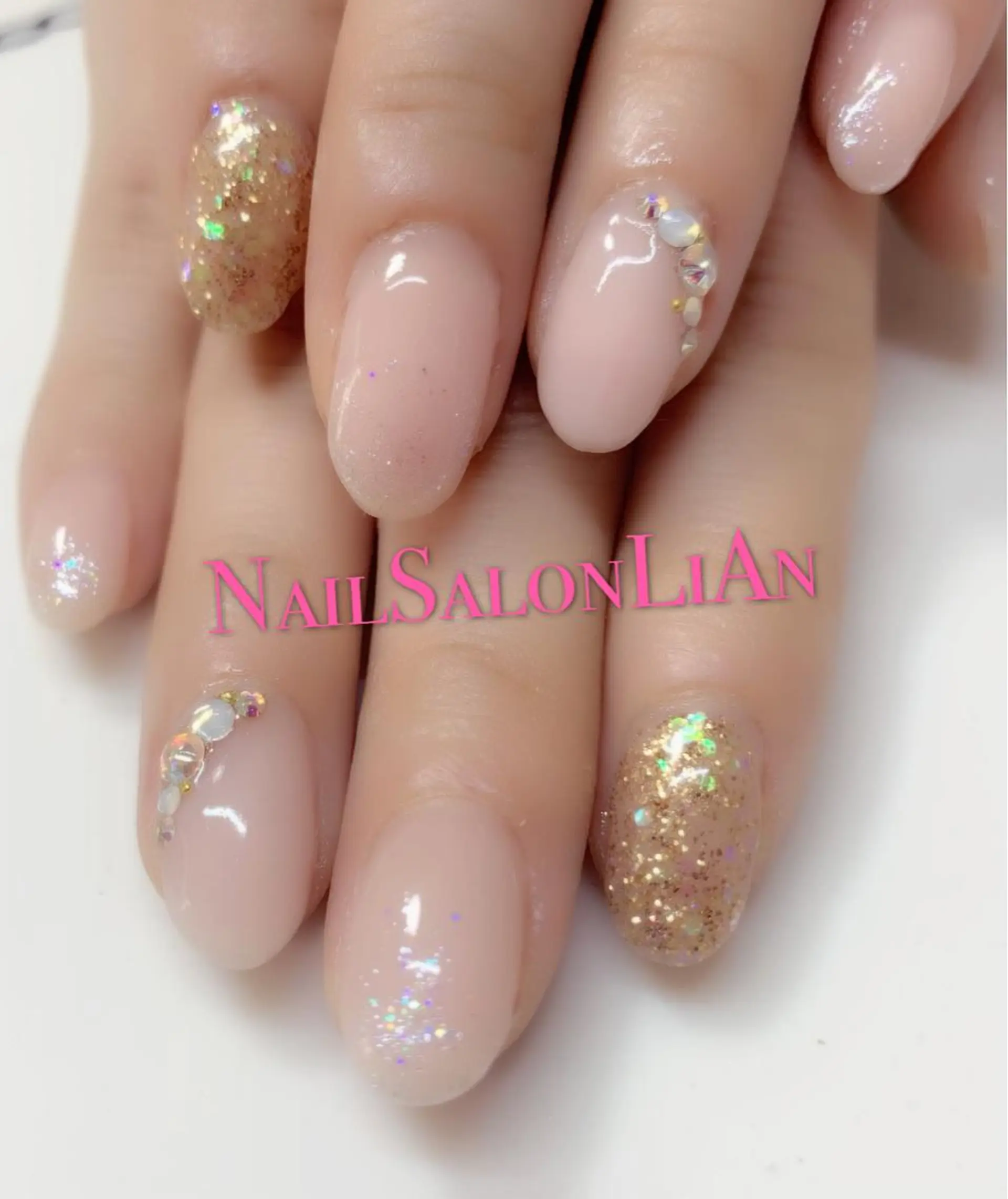 ネイル アートネイル 持ち込み シンプルネイル ストーンネイル NailSalon LiAnのネイルデザイン