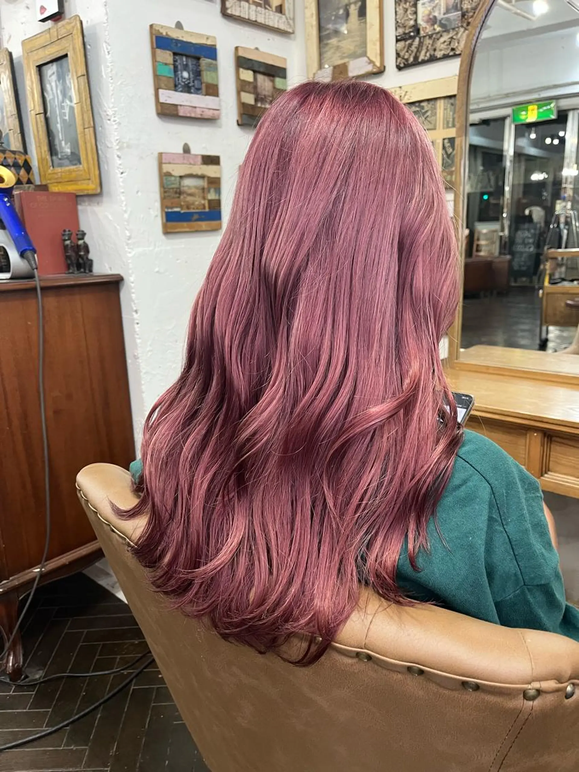 ロング カラー ヘアカラー モモカ/ハイトーン /バレイヤージュのヘアスタイル