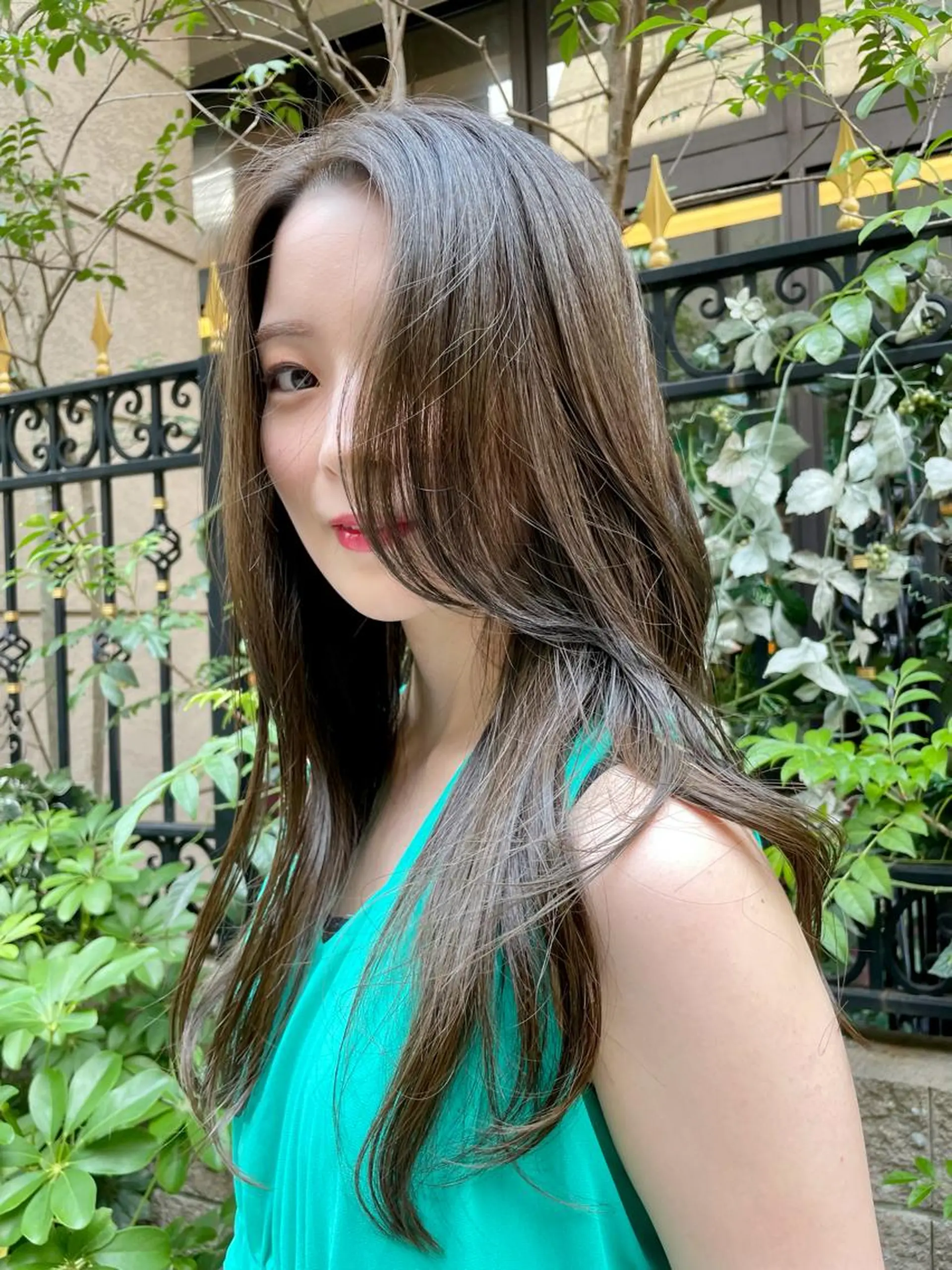 ロング カラー アッシュ ベージュカラー 元町神戸 國井椋介のヘアスタイル