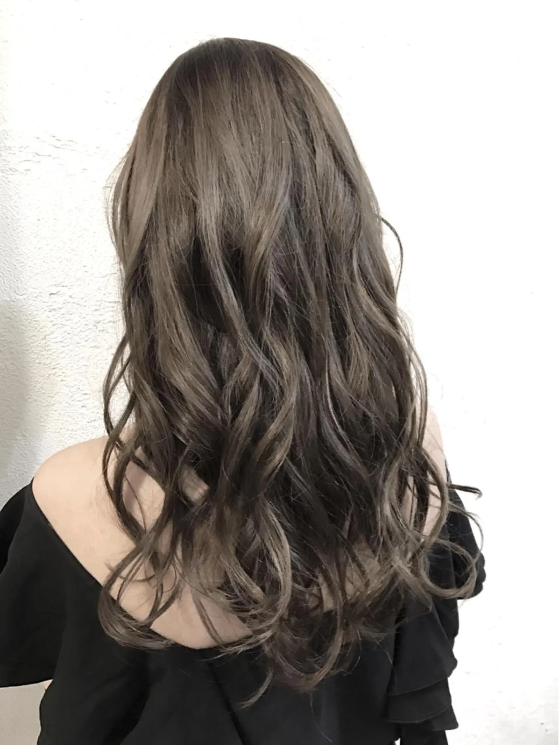 ロング カラー ブリーチ グレージュ カット ヘアカラー トリートメント 中川 仁のヘアスタイル