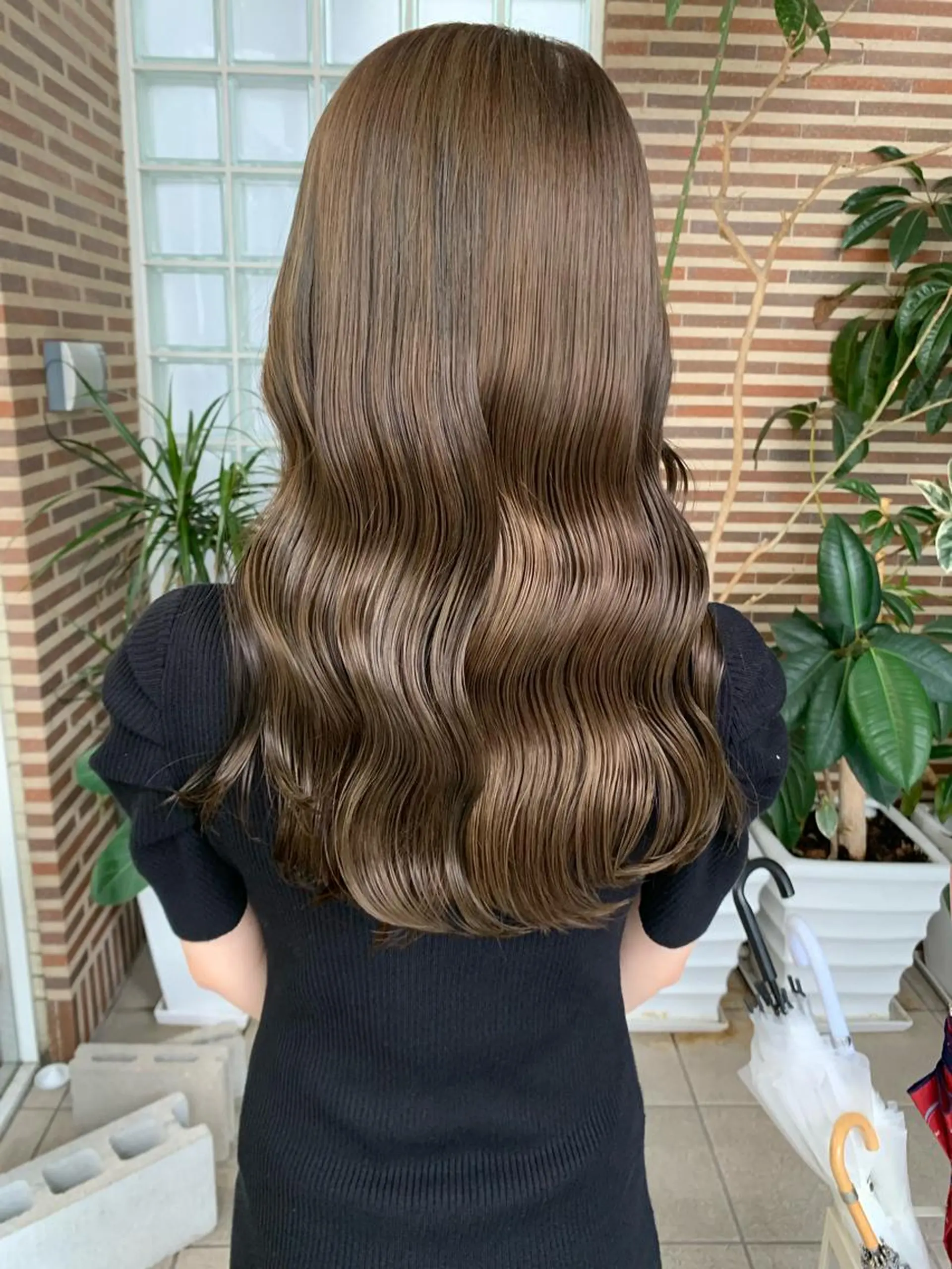 ロング カラー ベージュカラー 《4月クーポン記 載中》小森祐希のヘアスタイル