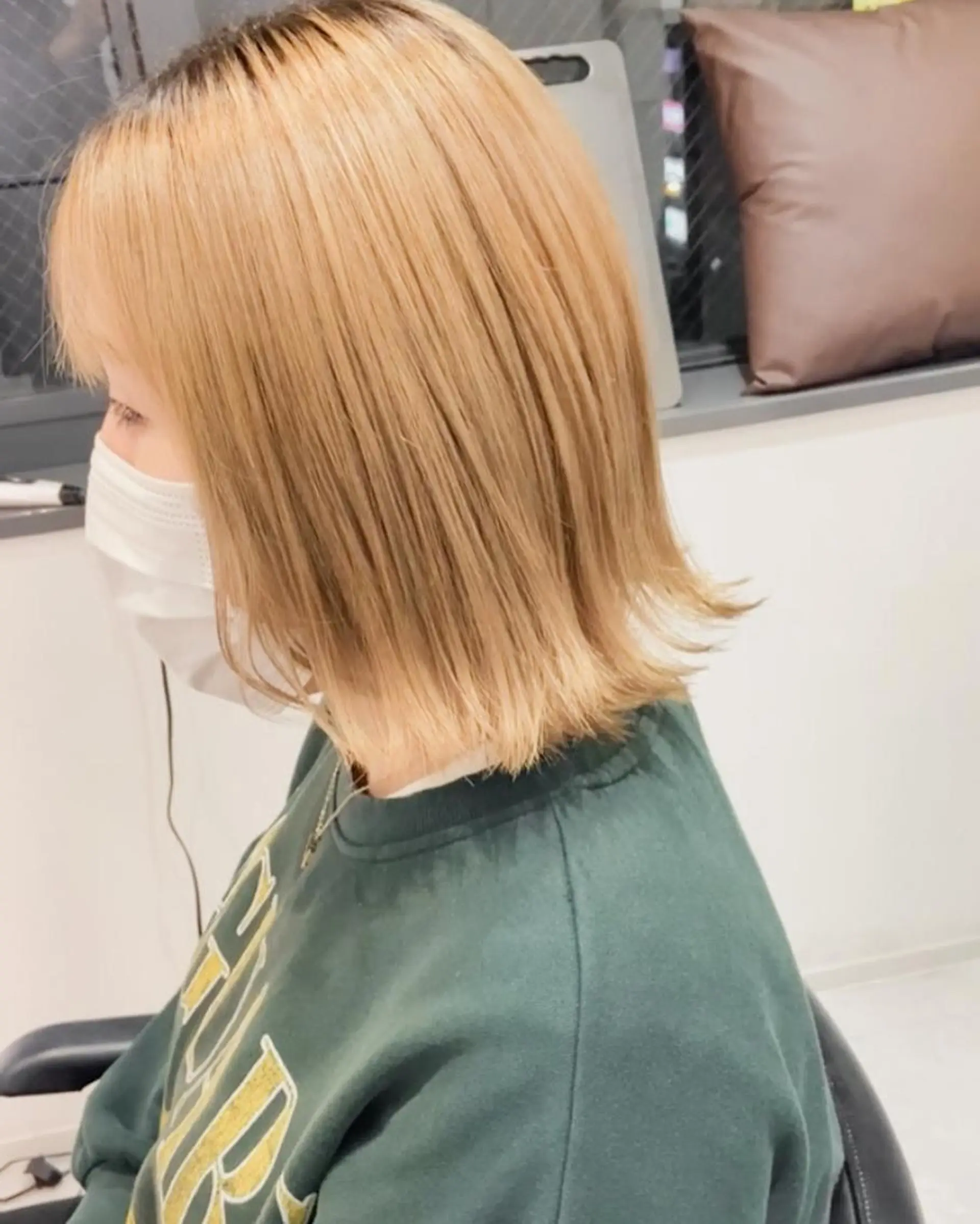 ミディアム カラー ベージュカラー ミルクティーベージュ ヘアカラー トリートメント 竹内啓太 ボブのヘアスタイル