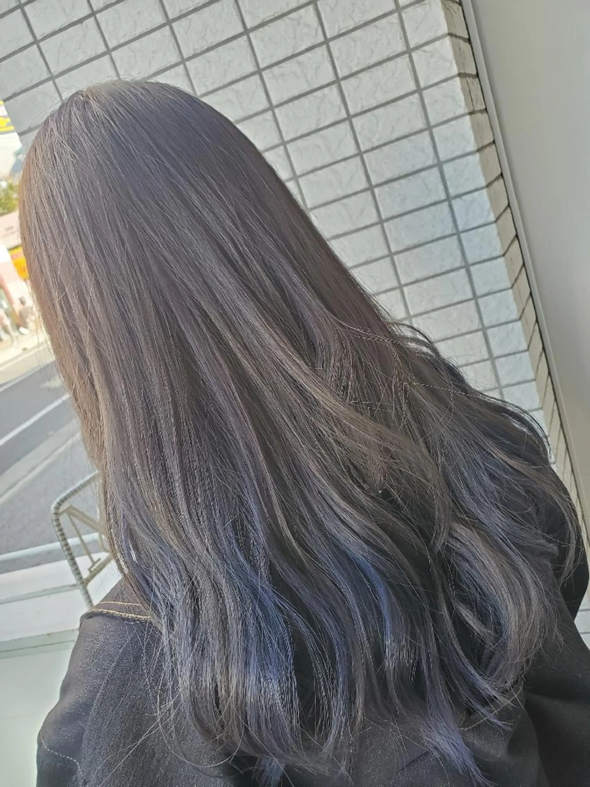 ロング カラー ブリーチ ブルーカラー グラデーションカラー 堀 凌紀のヘアスタイル