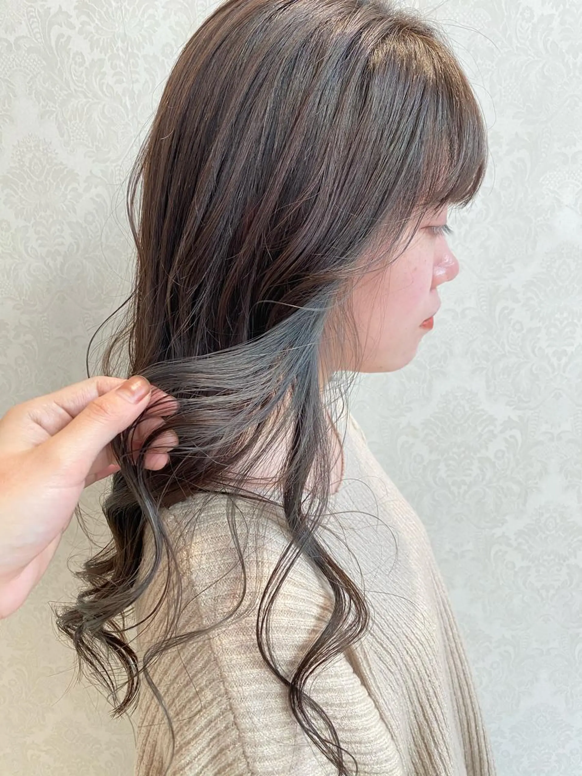 ロング カラー イヤリングカラー グレージュ オリーブグレージュ オリーブグレー mori  by little所属・デザインカラー✨新倉 佑奈のヘアスタイル