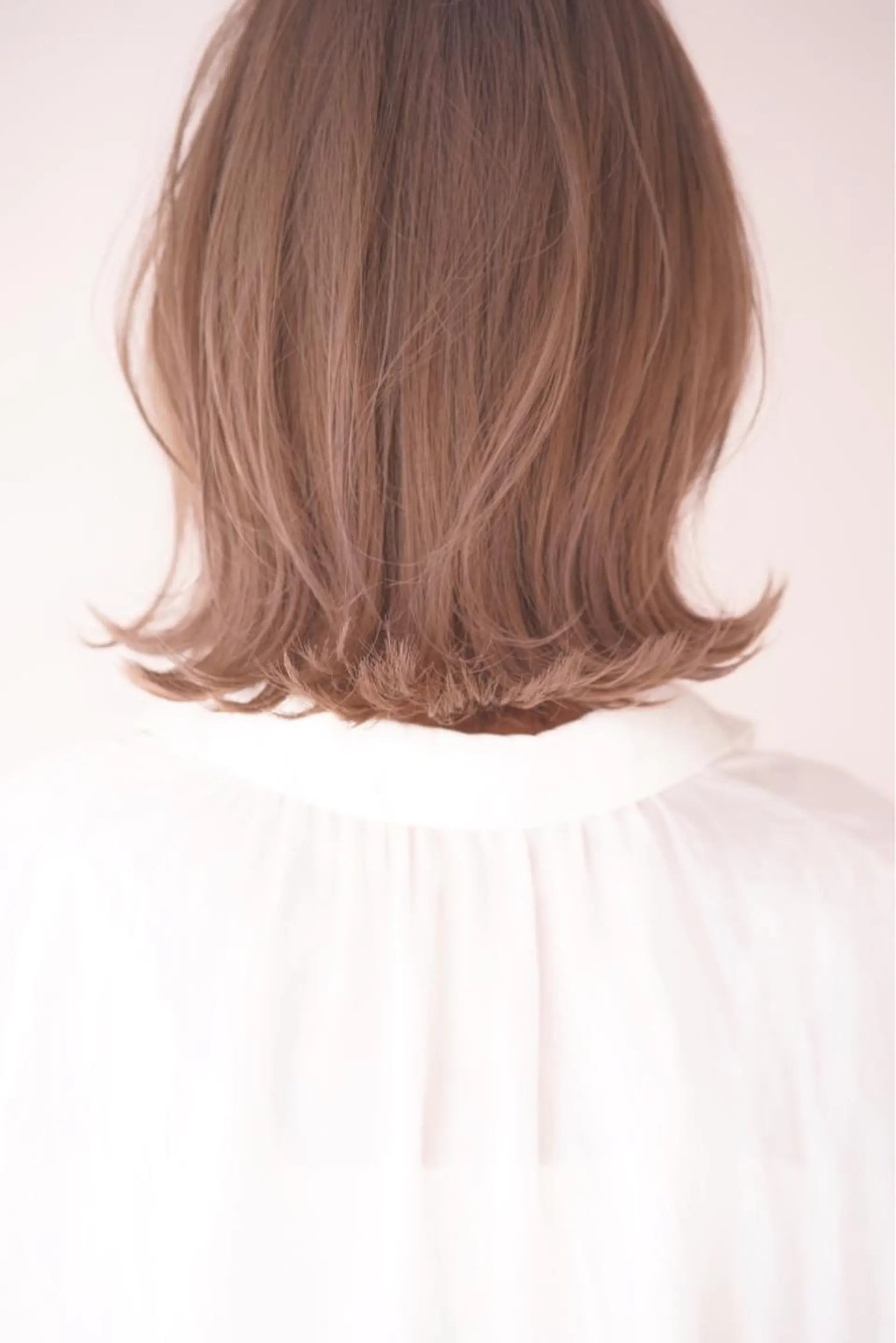 ミディアム カラー ベージュカラー ミルクティーベージュ ひらやま りょういちのヘアスタイル
