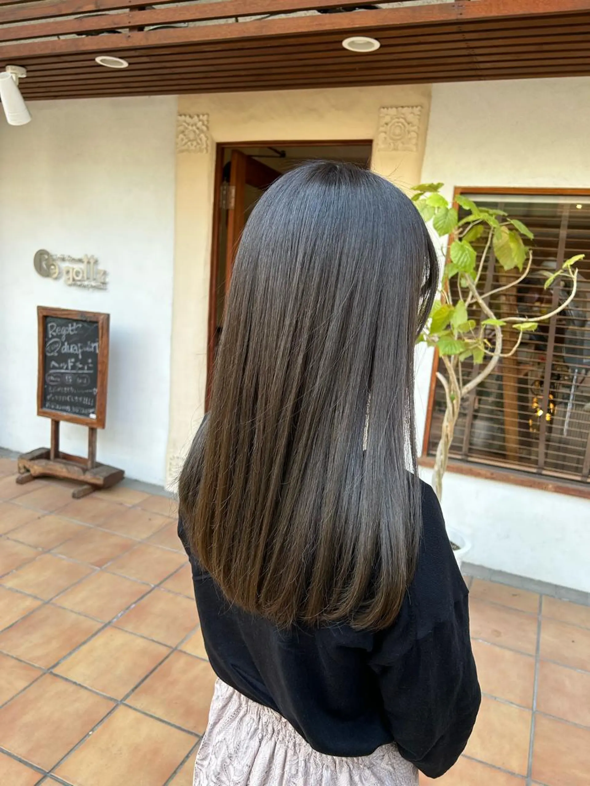 セミロング カラー カット ヘアカラー トリートメント ヘッドスパ putri 川邉 優花のヘアスタイル