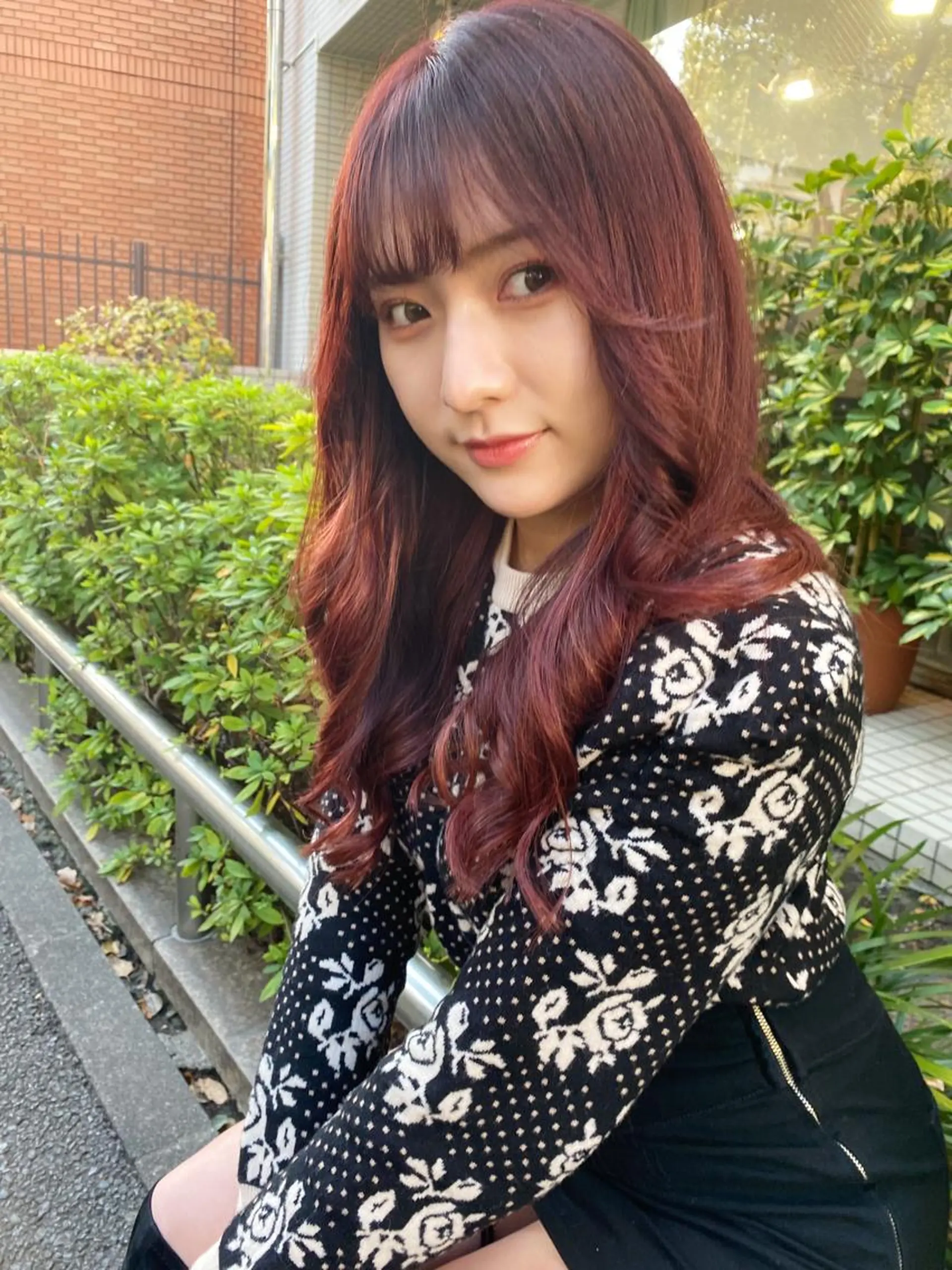ロング カラー バレイヤージュ ブリーチ ブロンド ダブルカラー イヤリングカラー モモカ/ハイトーン /バレイヤージュのヘアスタイル