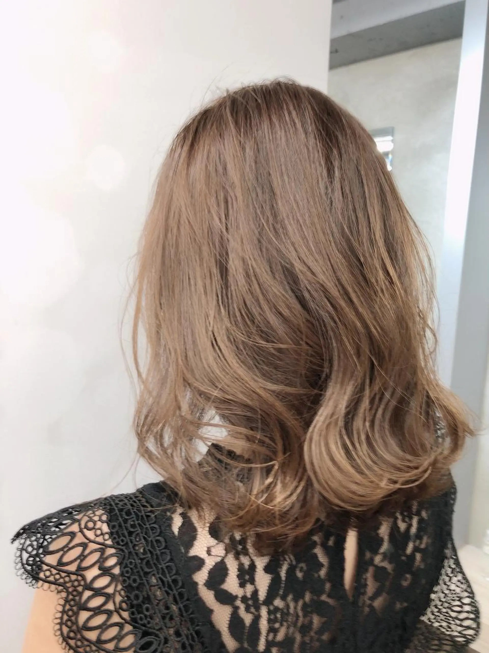 ミディアム カット ヘアカラー トリートメント 似合わせ💖トレンド ✨TAKAMI😊のヘアスタイル