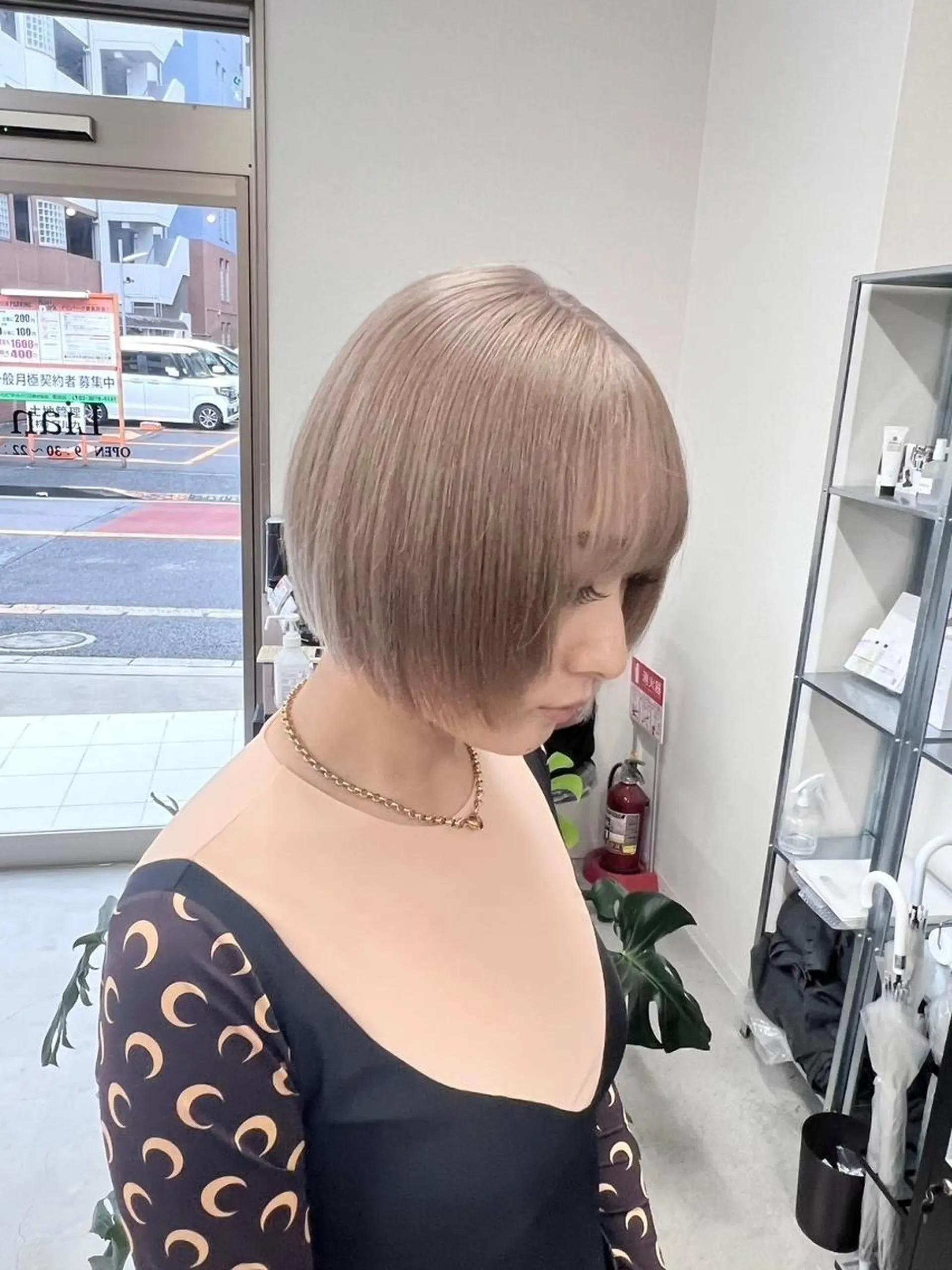ミディアム 似合わせカット✂️ Eir江坂🌈西岡のヘアスタイル