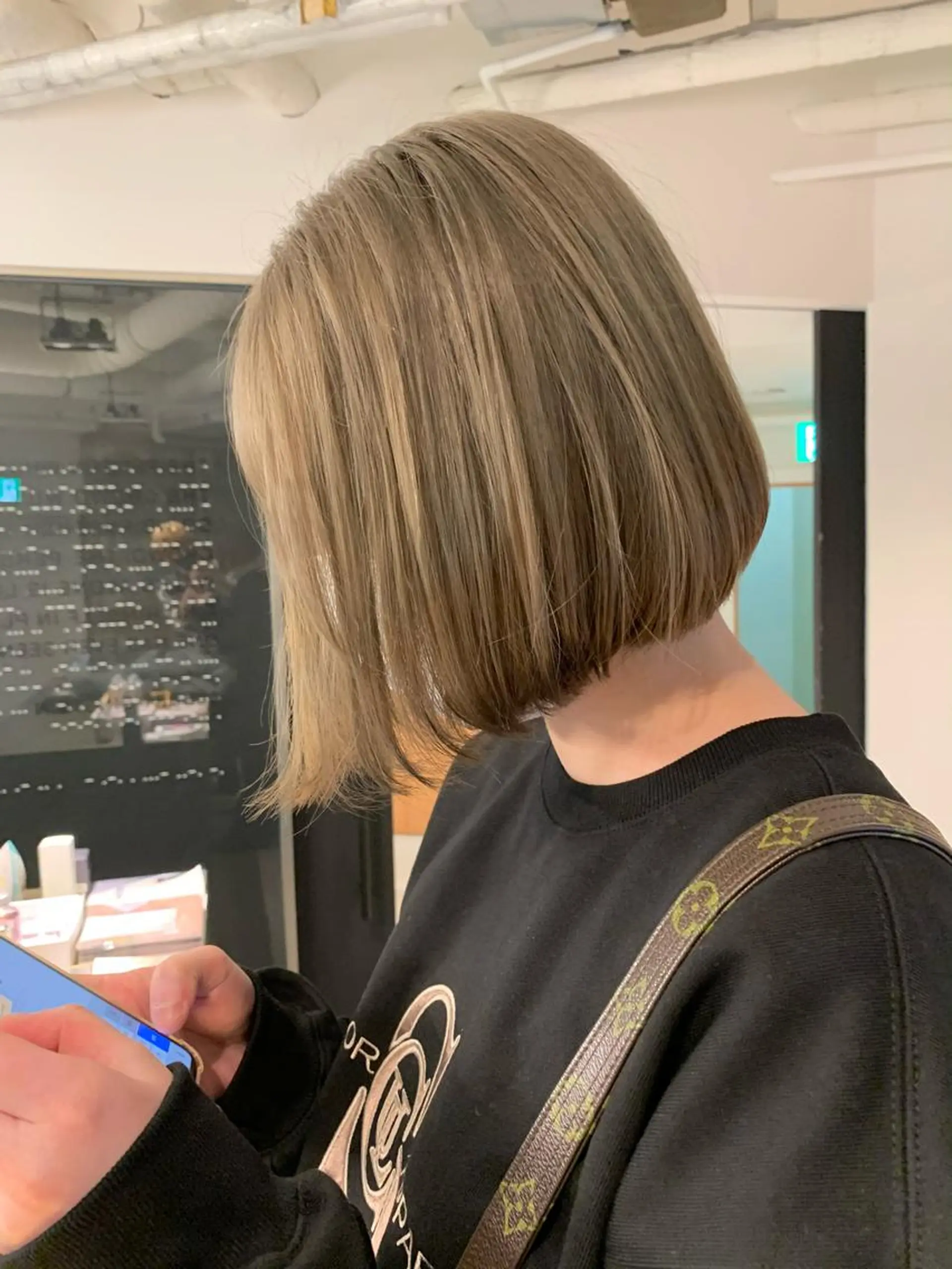 ショート カラー ベージュカラー ミルクティーベージュ カット ヘアカラー トリートメント tension 【テンション】のヘアスタイル