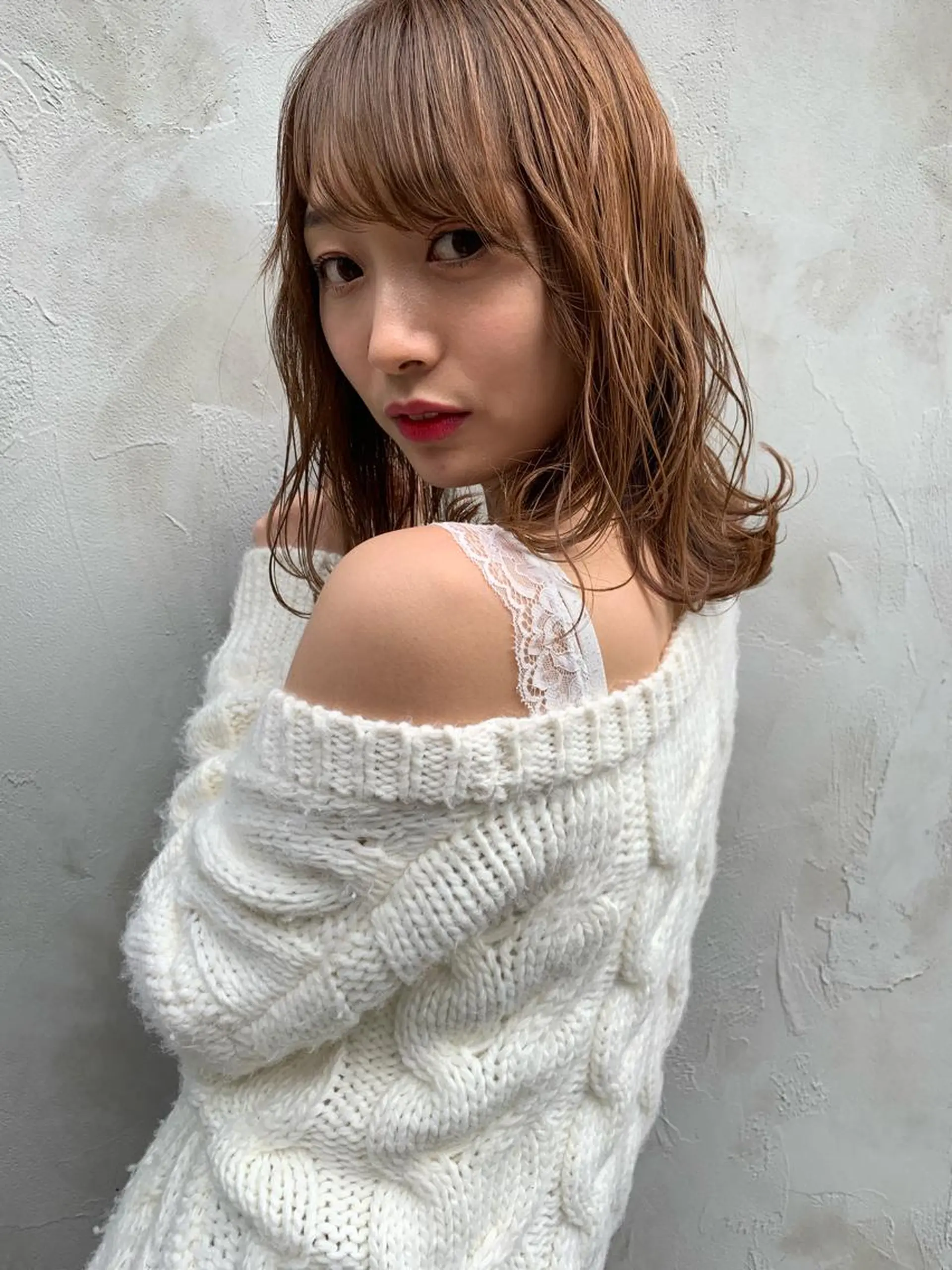 ミディアム カラー アディクシーカラー アッシュ ベージュカラー ブリーチ グラデーションカラー 韓国レイヤーカット 🧸ベージュカラーのヘアスタイル