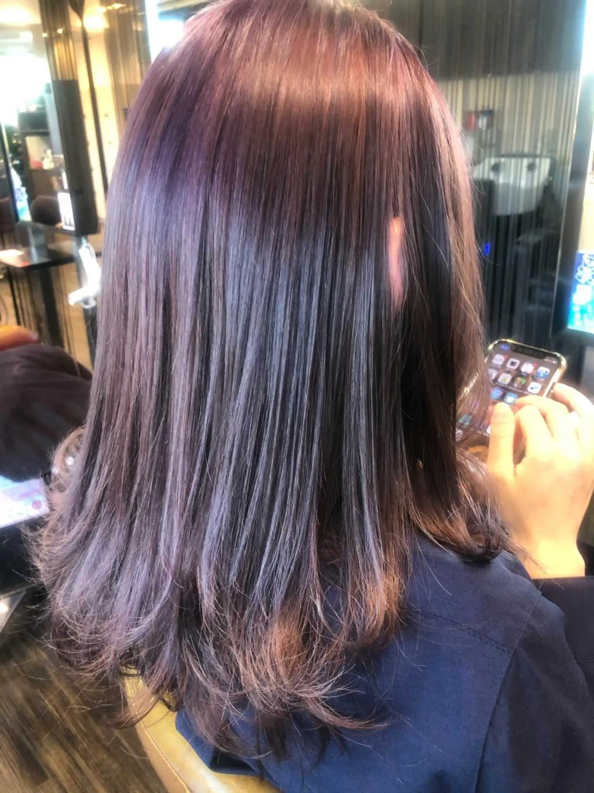 セミロング カラー ベージュカラー パープルカラー 西本 夏美のヘアスタイル