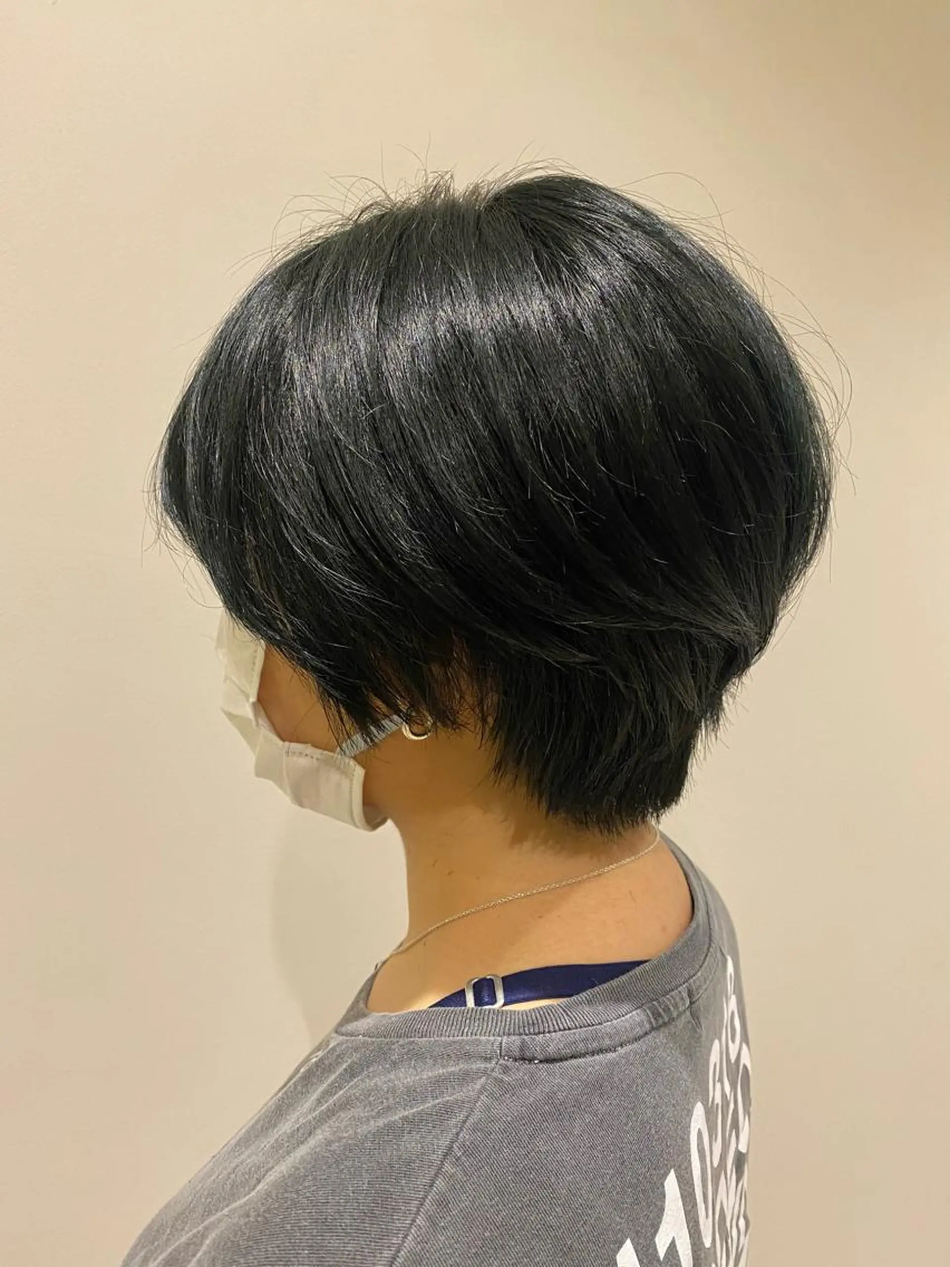 ショート カラー ハンサムショート 黒髪 ブルーカラー ブルーブラック ショートヘア 艶髪🌿美髪 大塚礼乃【西荻窪】のヘアスタイル