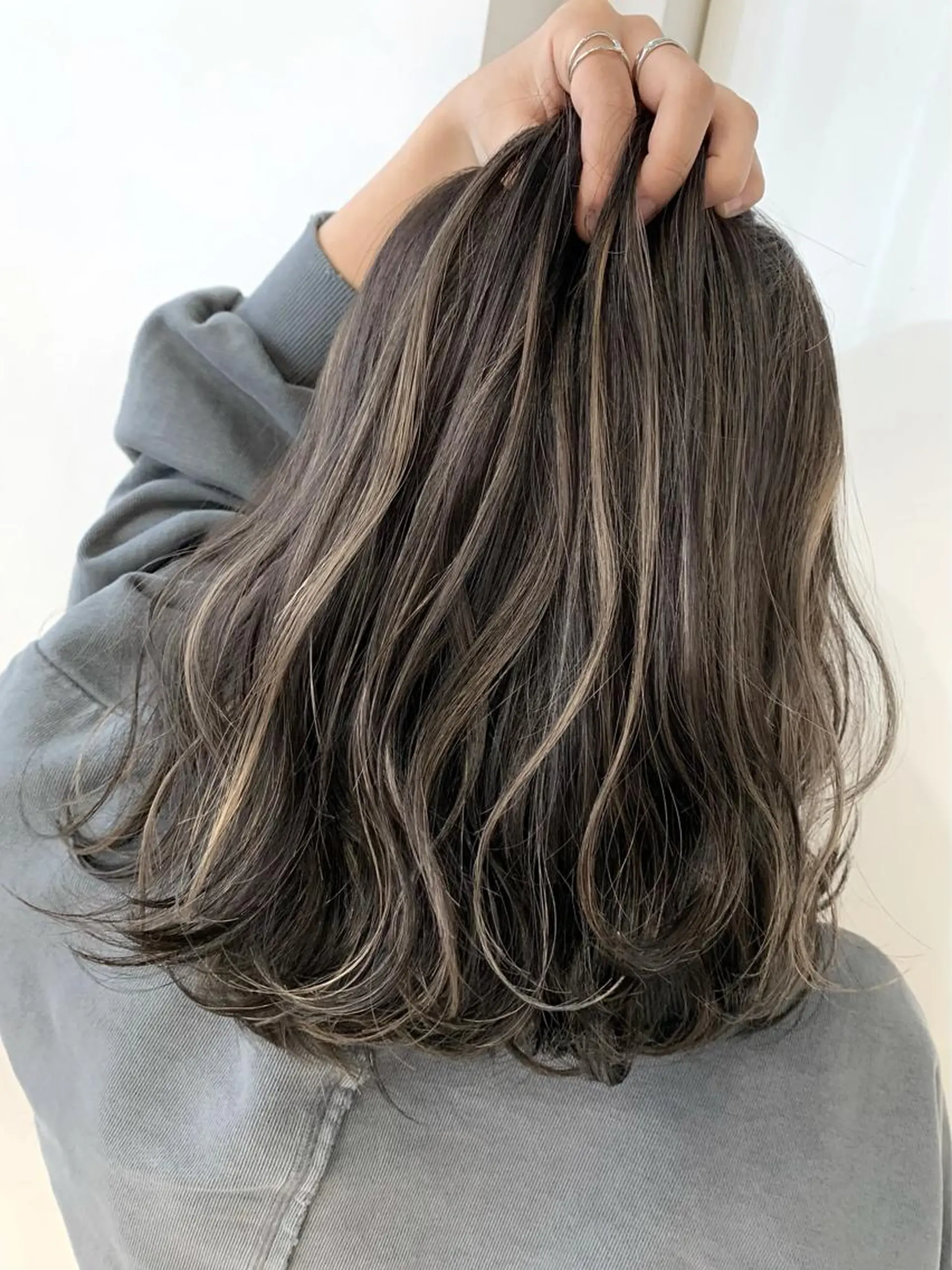 ミディアム カラー パーマ ヘアアレンジ 透明感カラー ハイライトカラー ハイライト 【公式】amble luxe池袋東口🩷のヘアスタイル