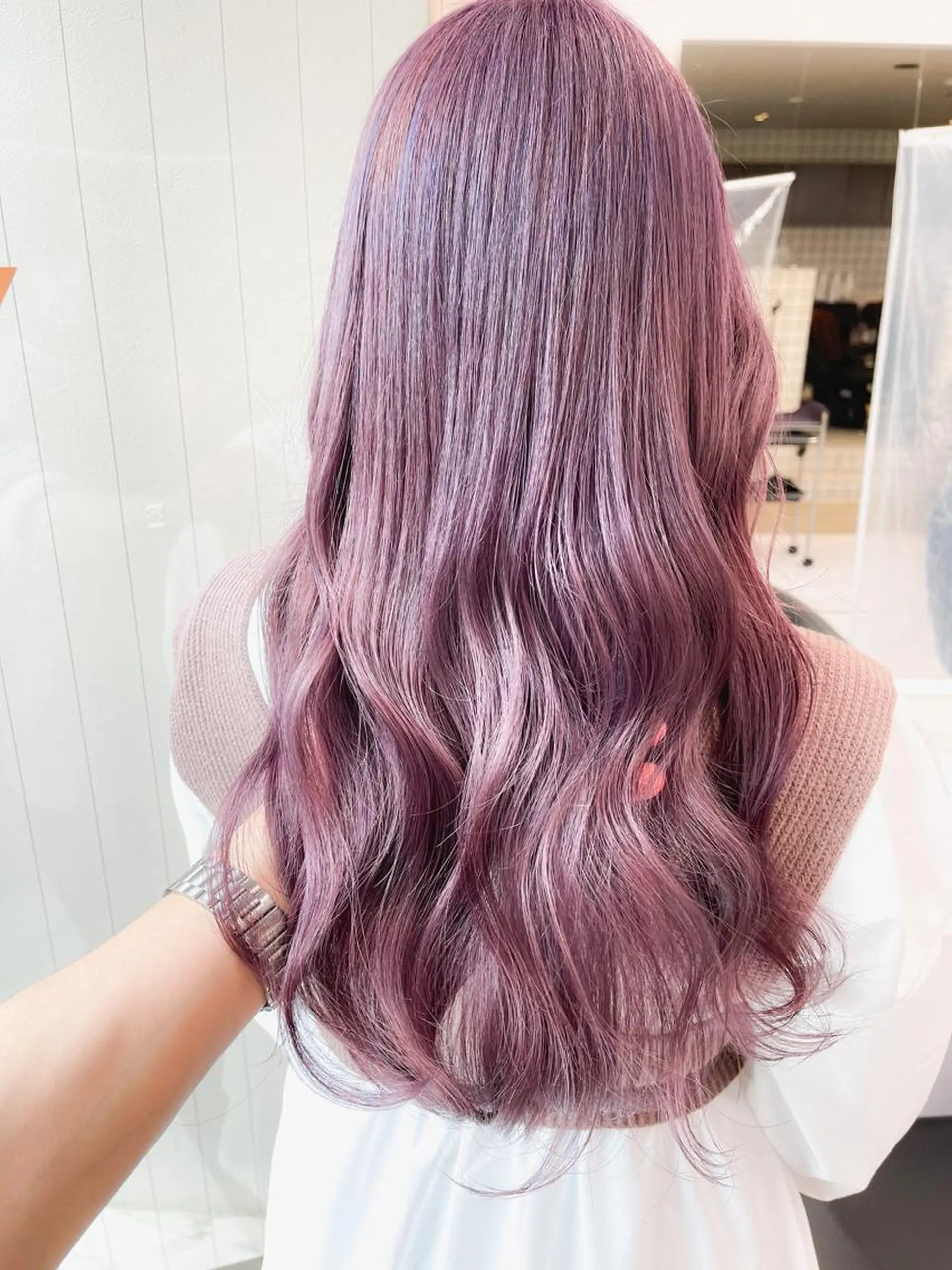 ロング カラー ヘアカラー トリートメント ハイトーン×レイヤー カットTAKUMIのヘアスタイル