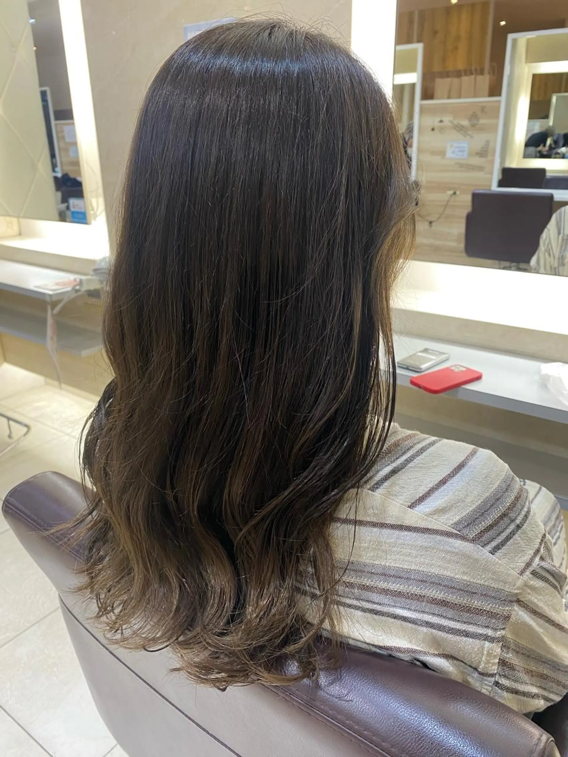 カラー 河原 亜樹のヘアスタイル