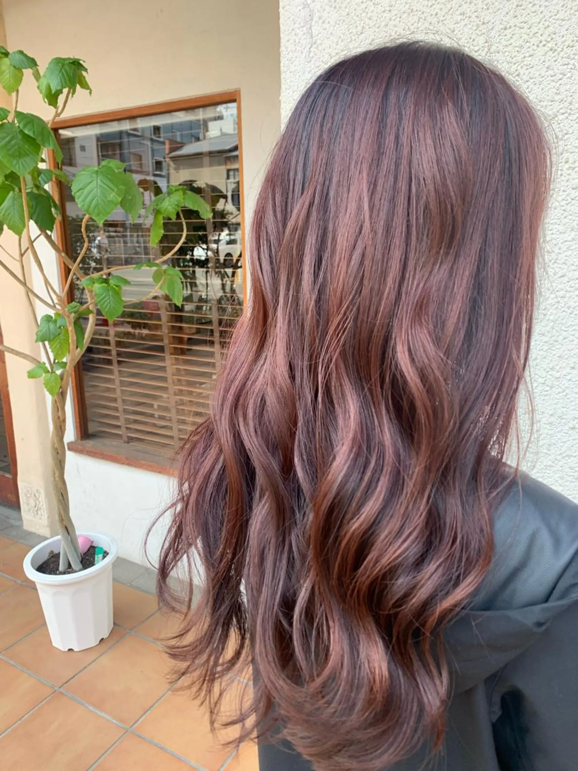 ロング カラー パーマ putri 川邉 優花のヘアスタイル