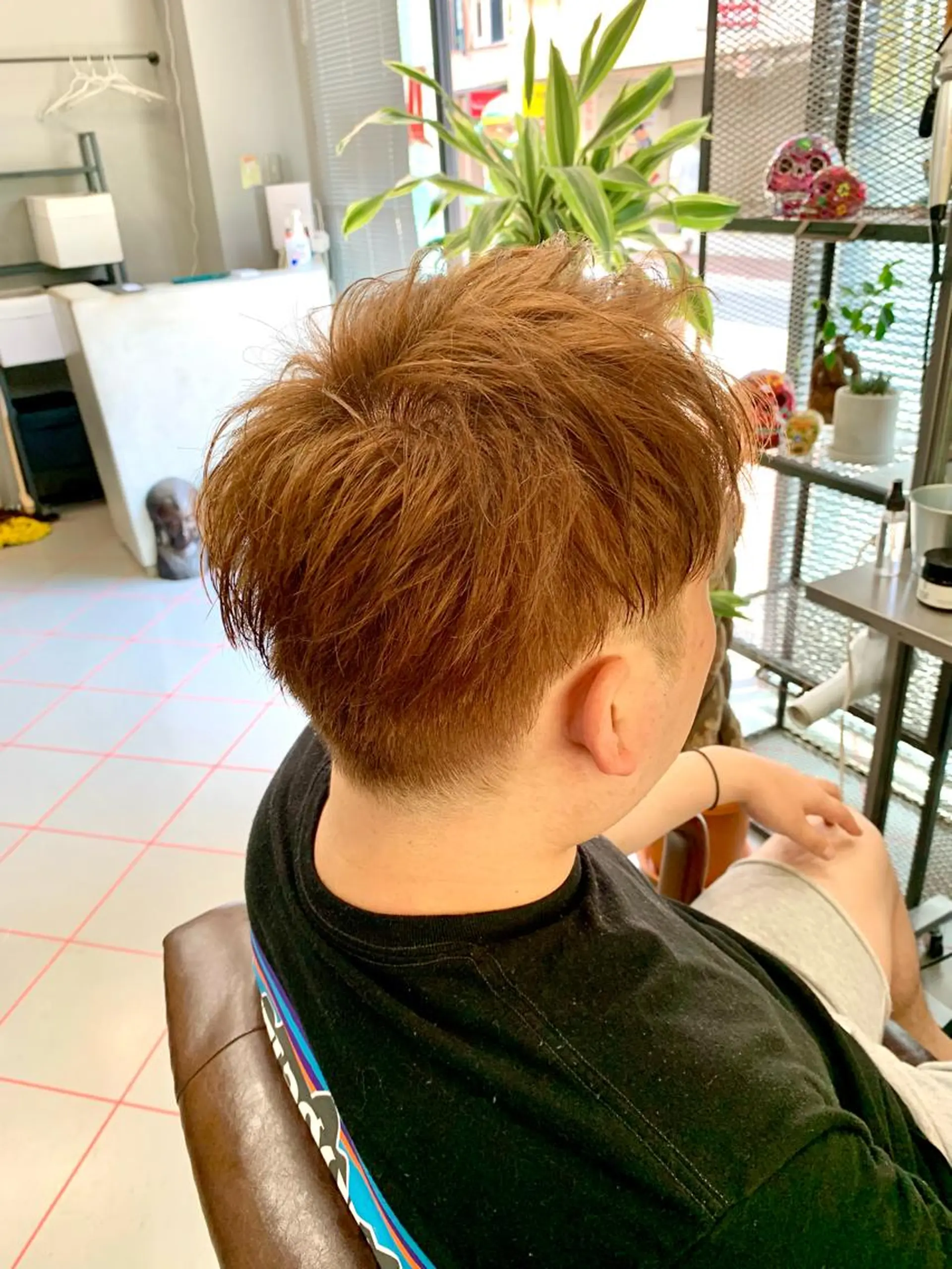 ショート カラー メンズ マッシュ 刈り上げ ショートヘア 【扱いやすいパーマ】 眞鍋拓己のヘアスタイル