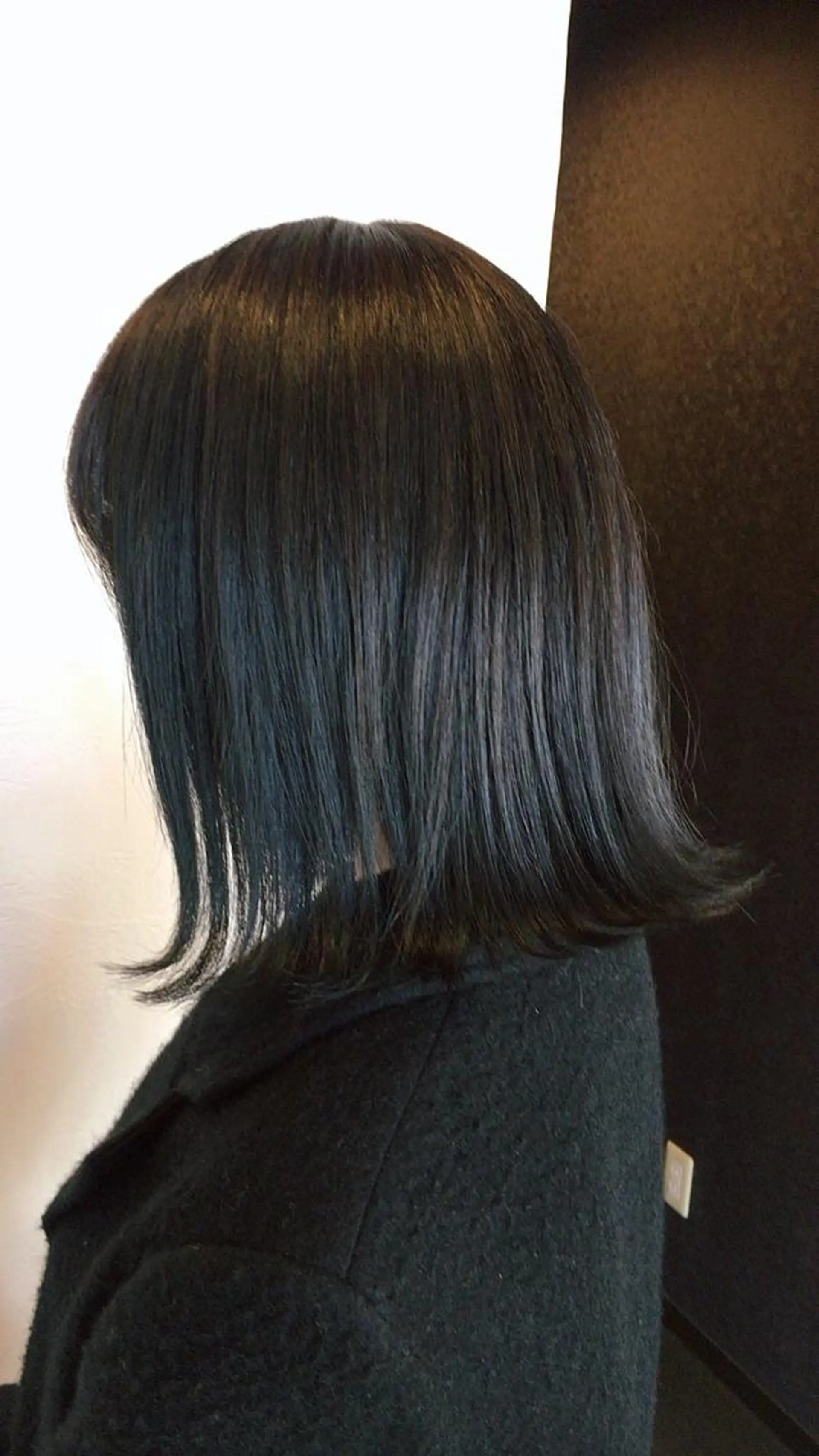 ミディアム カラー 黒髪 ブルーカラー ブルーブラック 工藤 萌香のヘアスタイル