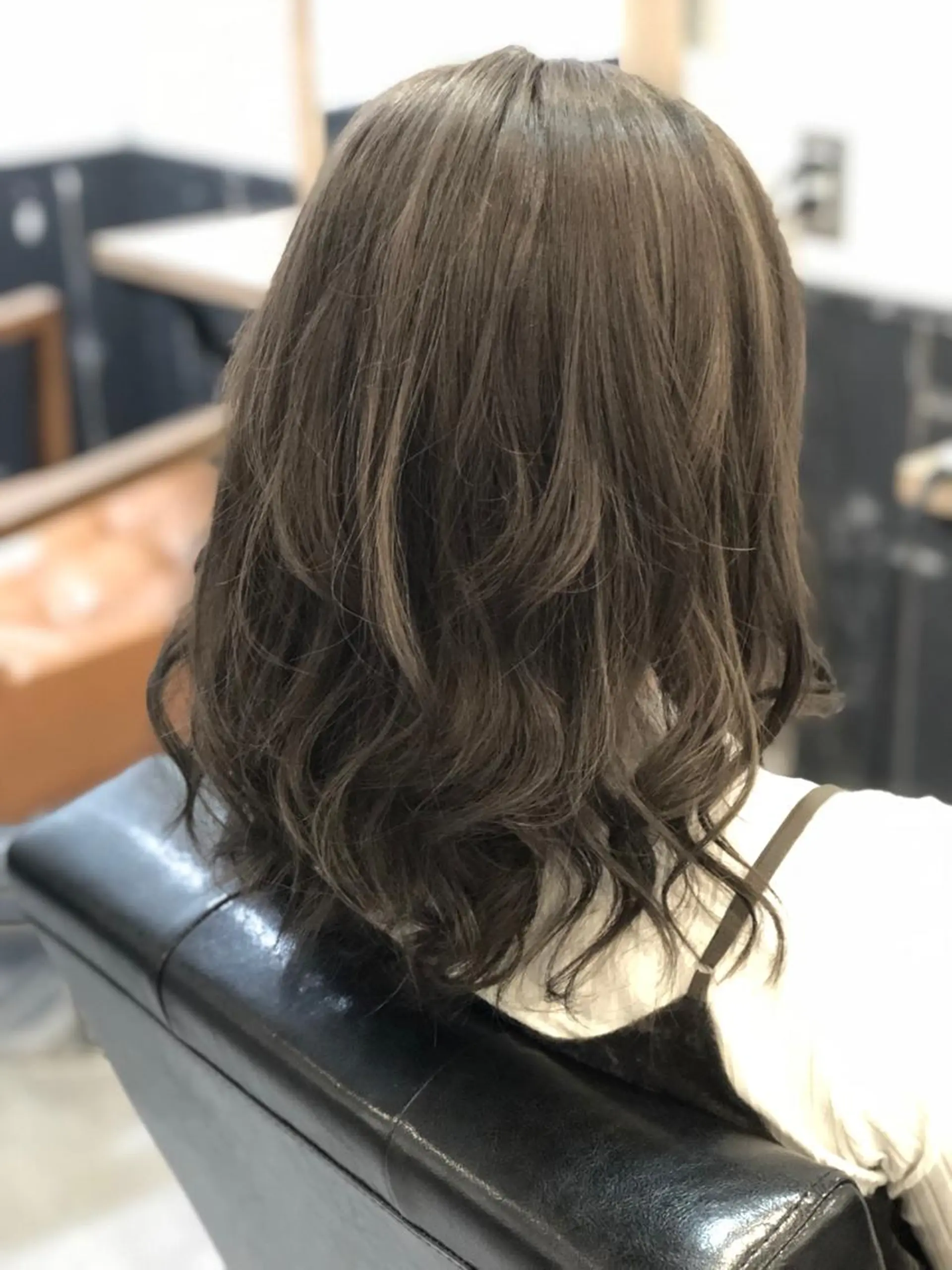 ミディアム カラー アッシュ 透明感カラー イルミナカラー 美髪矯正 🌈髪質改善 山下のヘアスタイル