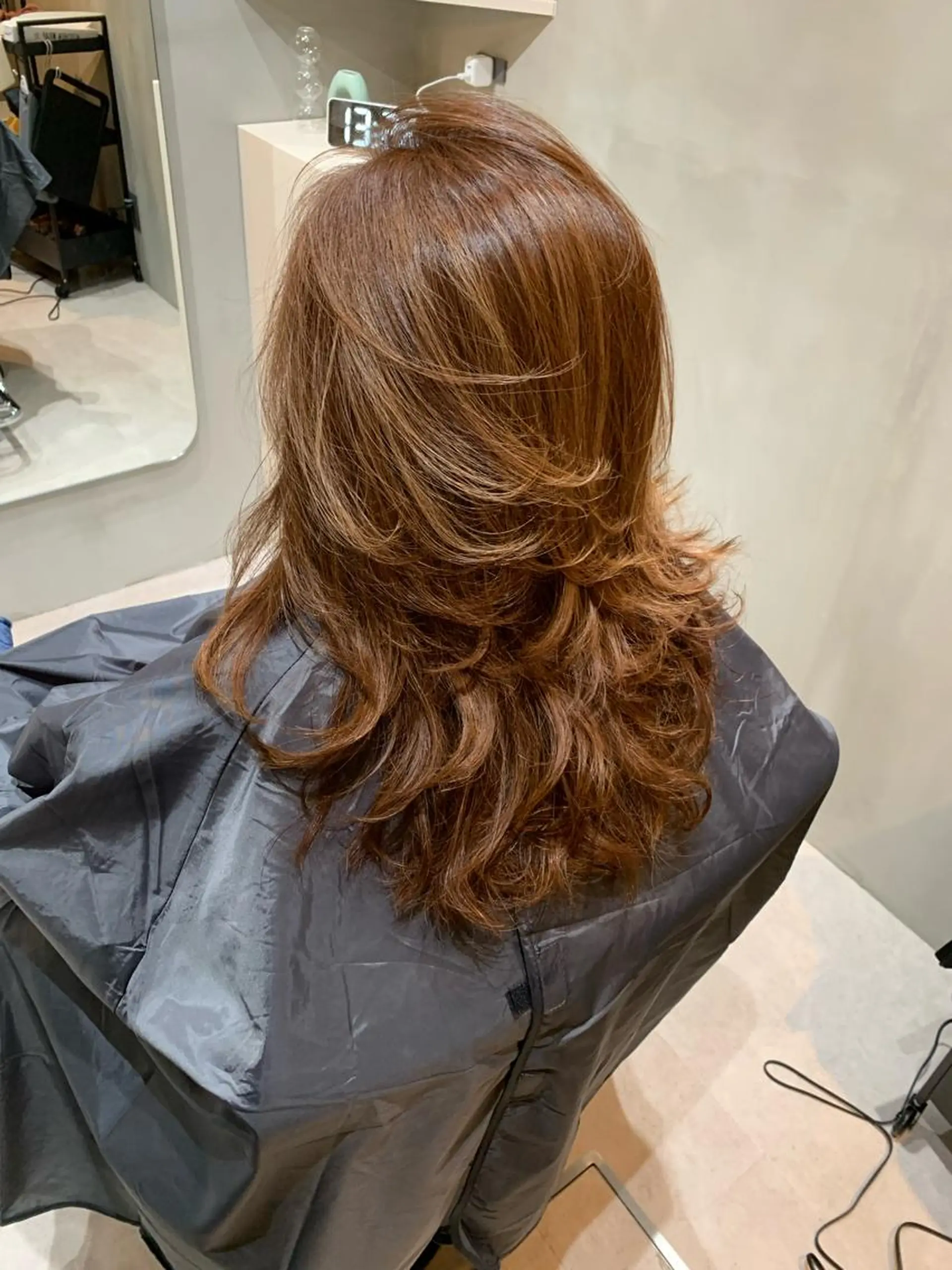 セミロング カラー パーマ 白髪ぼかしハイライト 柳川拓哉のヘアスタイル