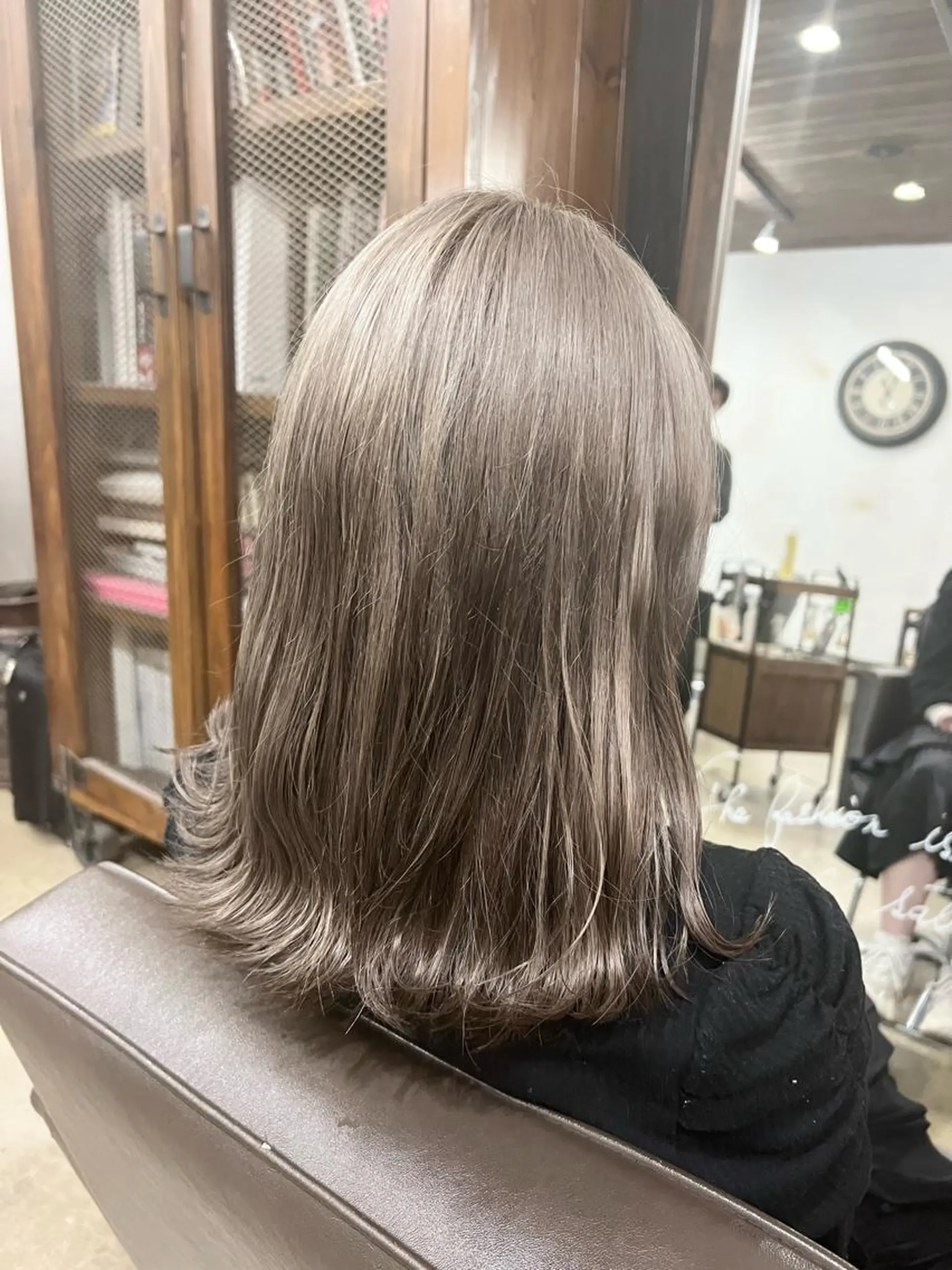 ミディアム カラー ベージュカラー ホワイトベージュ 🩵小野 えりか🩷のヘアスタイル