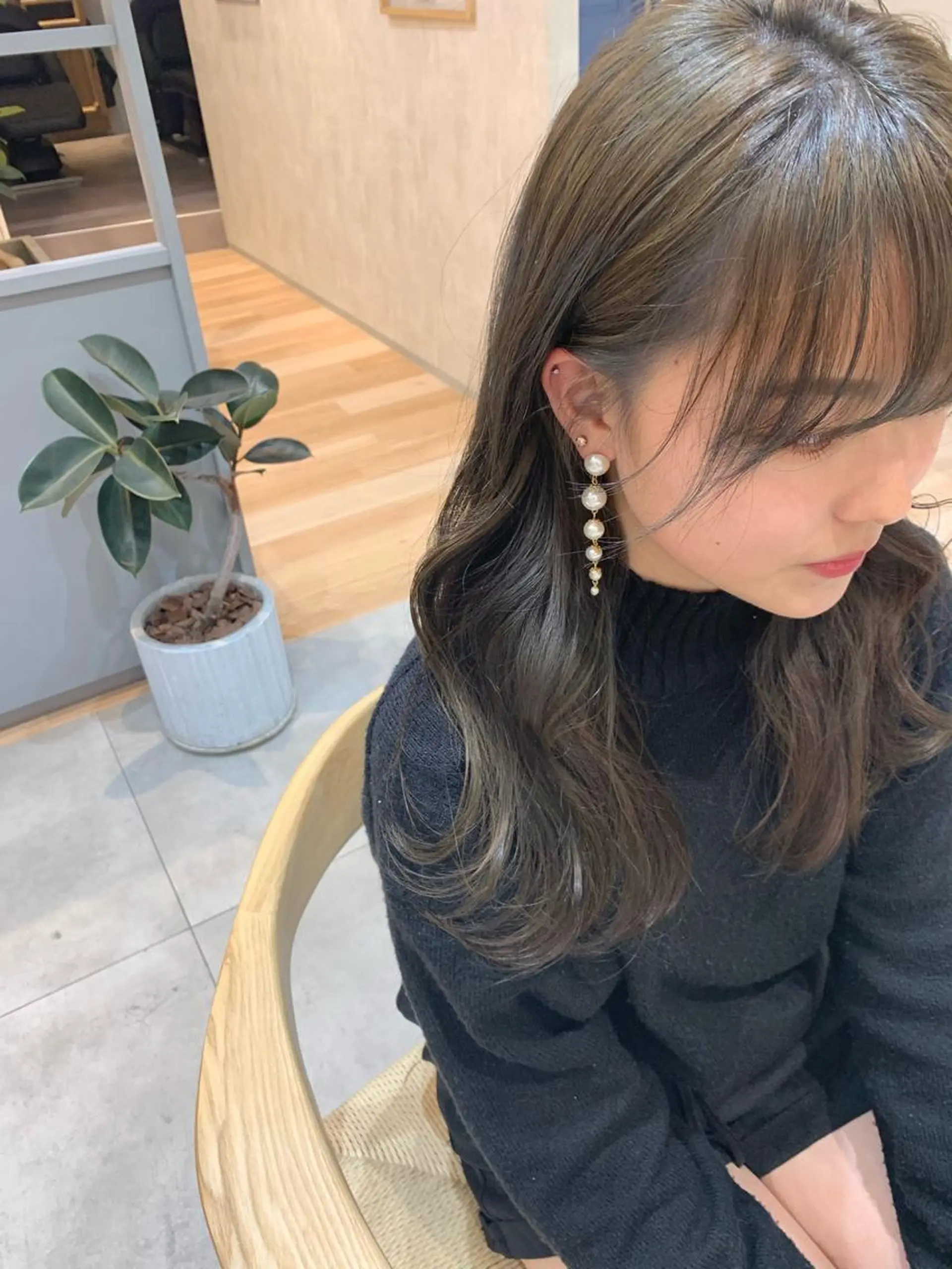 セミロング カラー カット 縮毛矯正 吉原 由菜のヘアスタイル