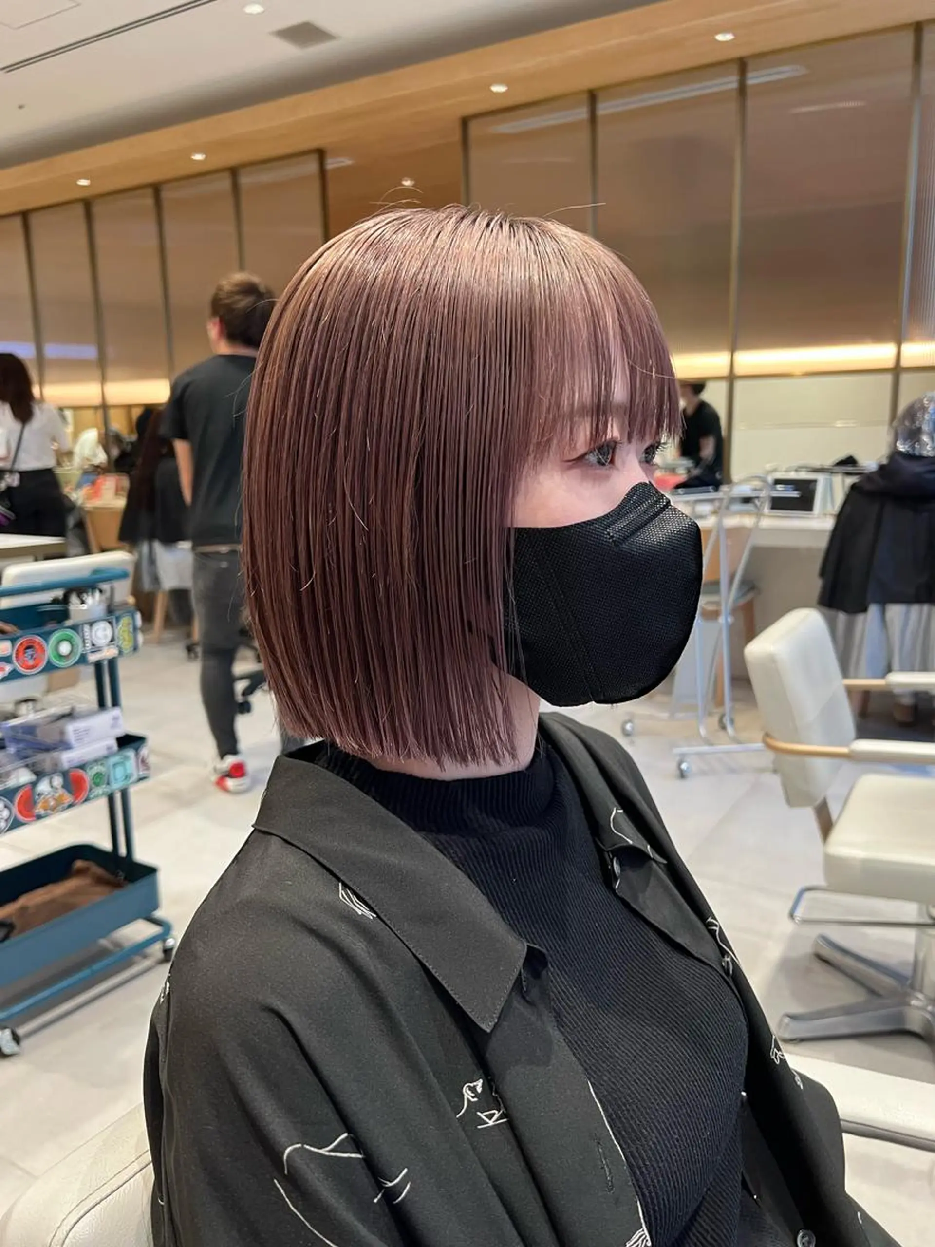 ミディアム カラー グレージュ ボブ カット ヘアカラー トリートメント レイヤー専門家 ダブルカラー修のヘアスタイル