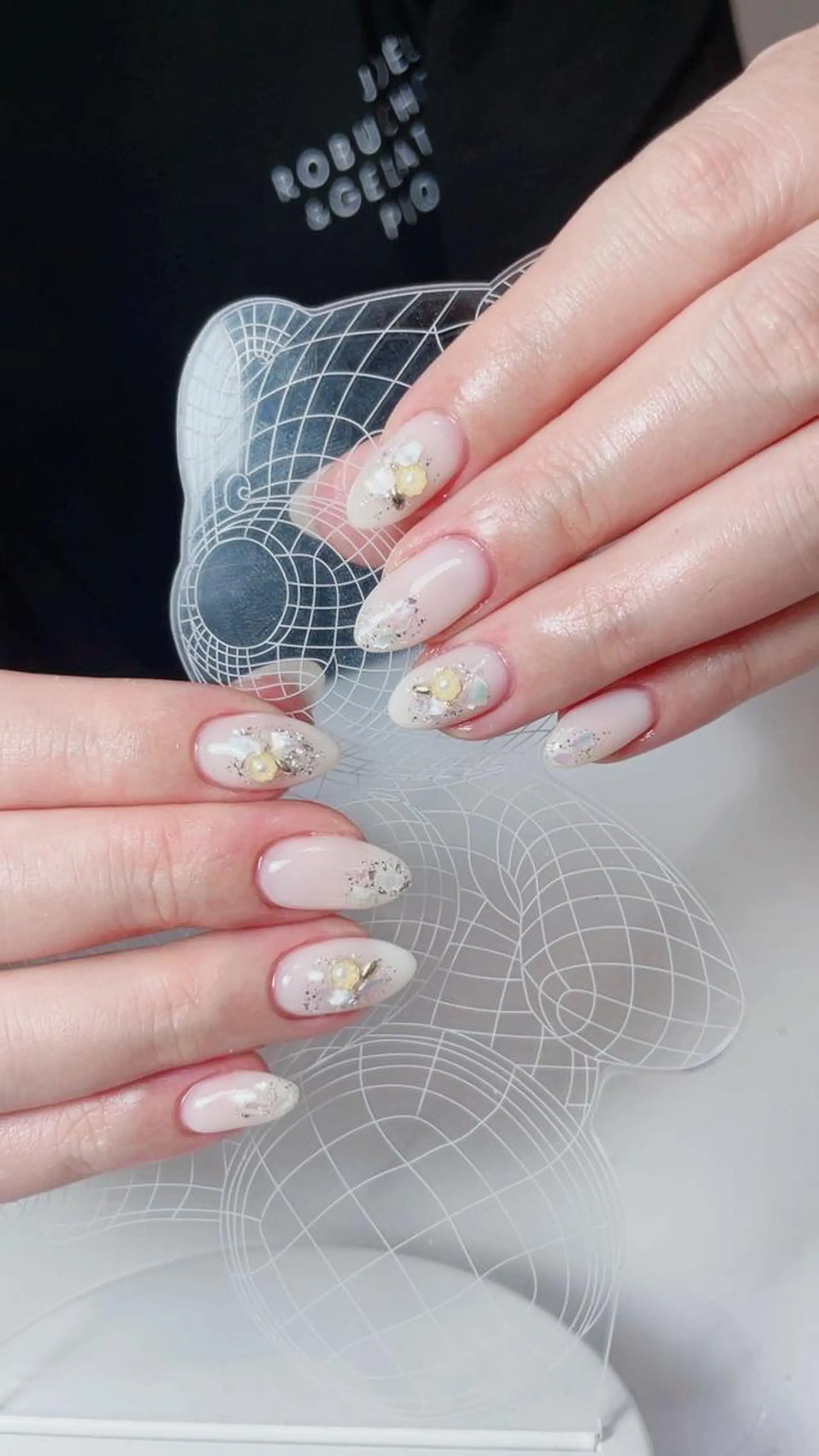 ネイル ハンドネイル AngelChris ビューティーサロンのネイルデザイン