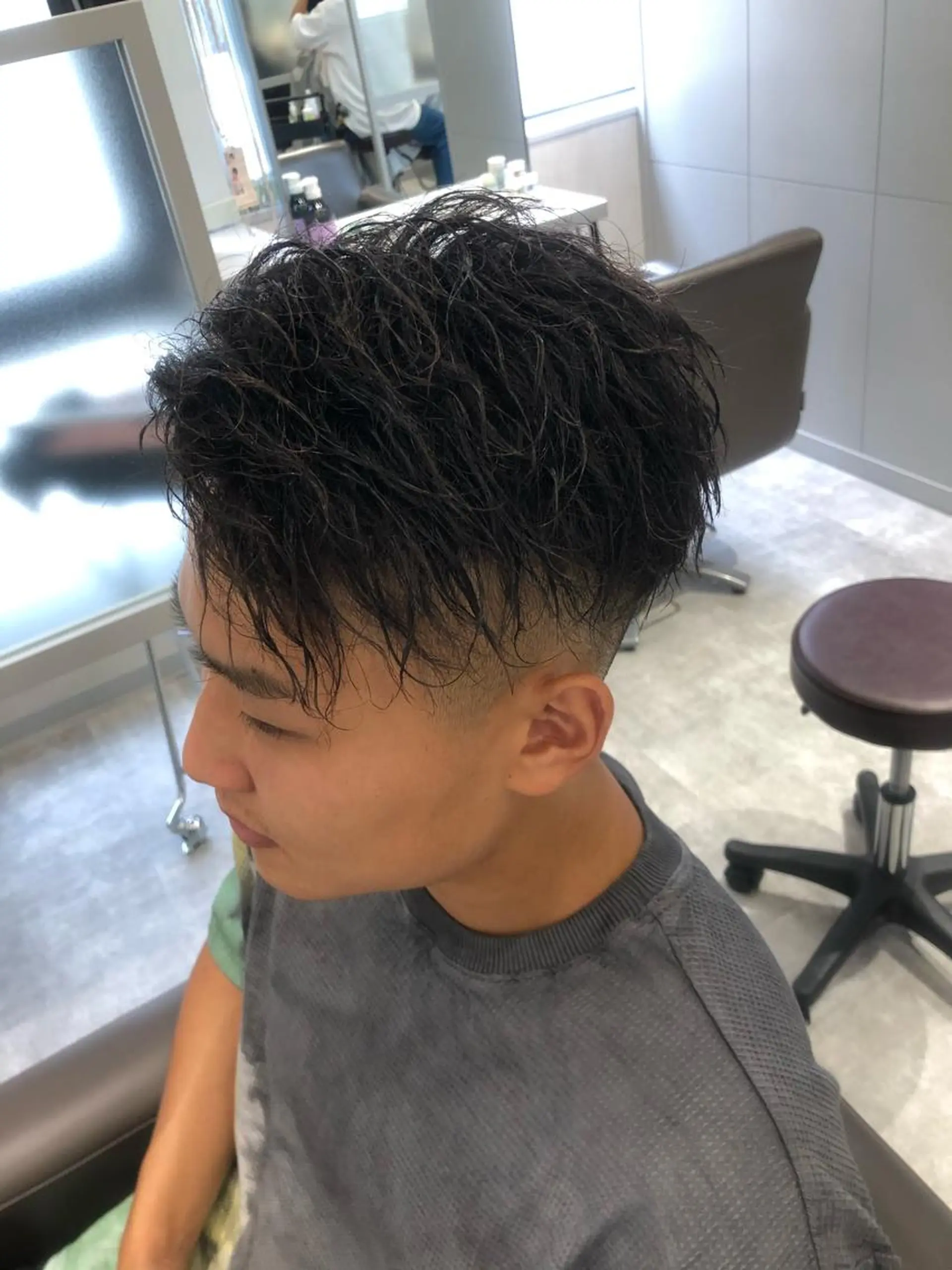 ショート カラー パーマ メンズ 関西センターパート メンズモデル募集のヘアスタイル