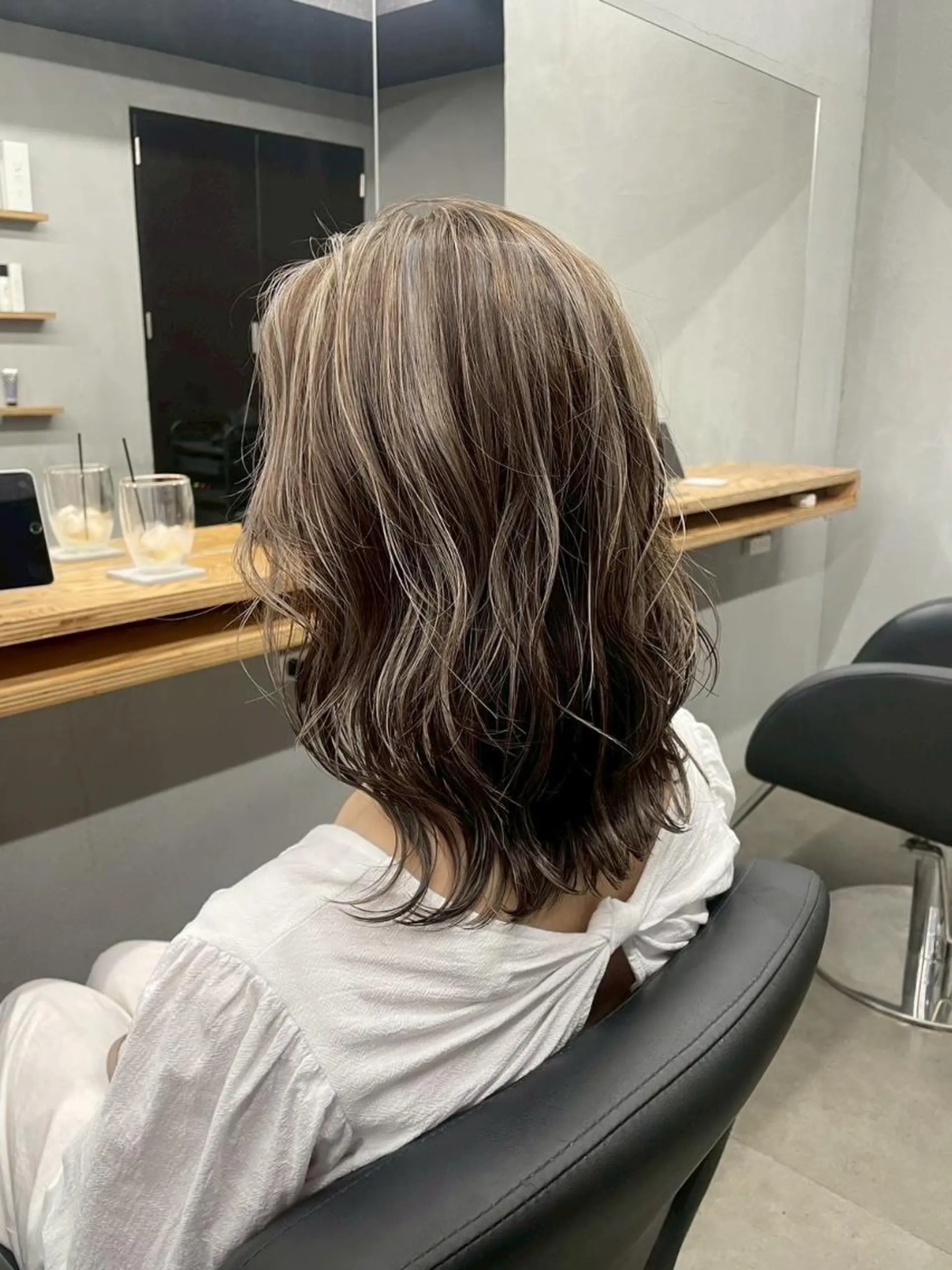 セミロング N 【エヌ】のヘアスタイル