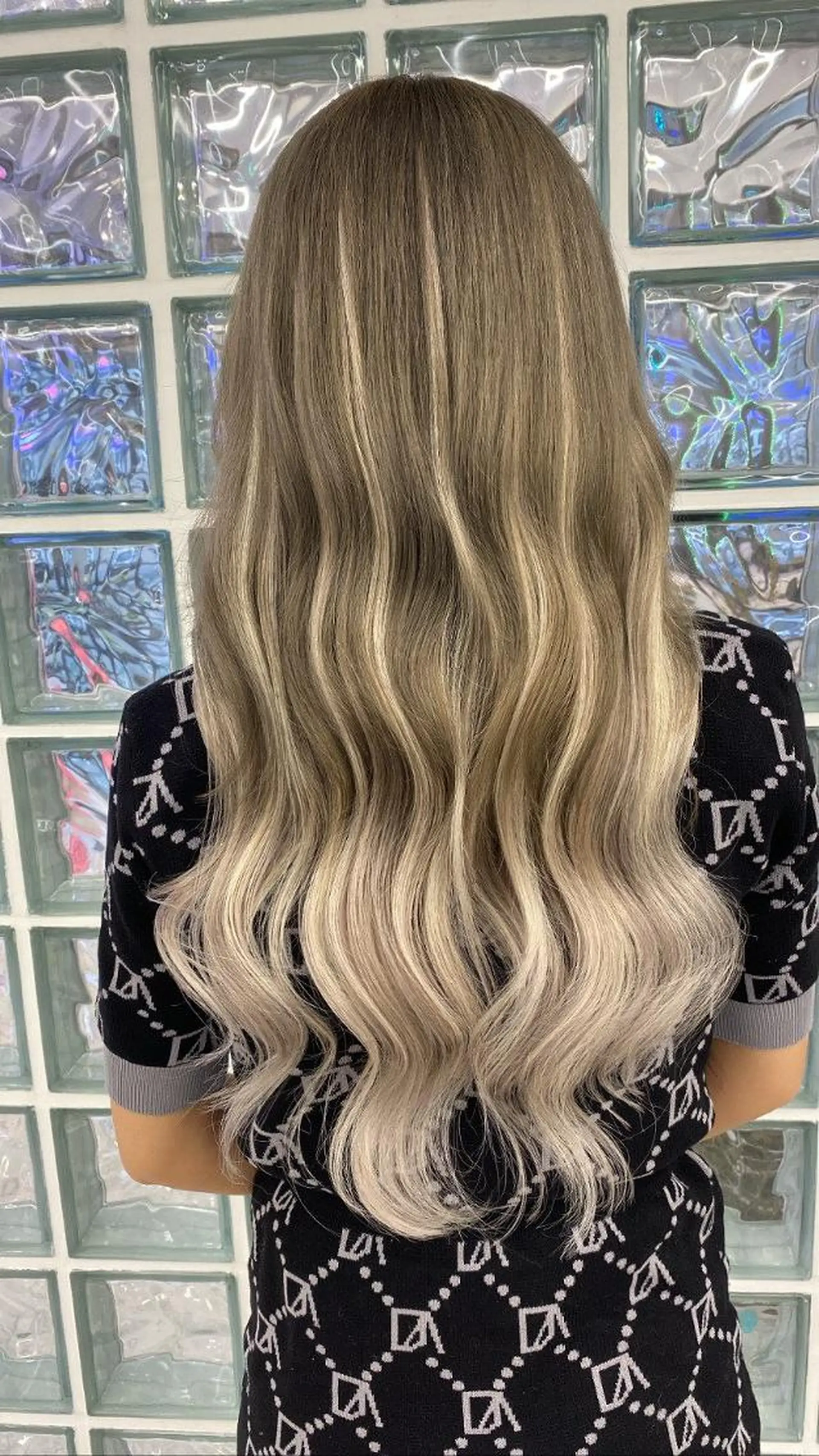 ロング エクステ 吉田 彩乃のヘアスタイル