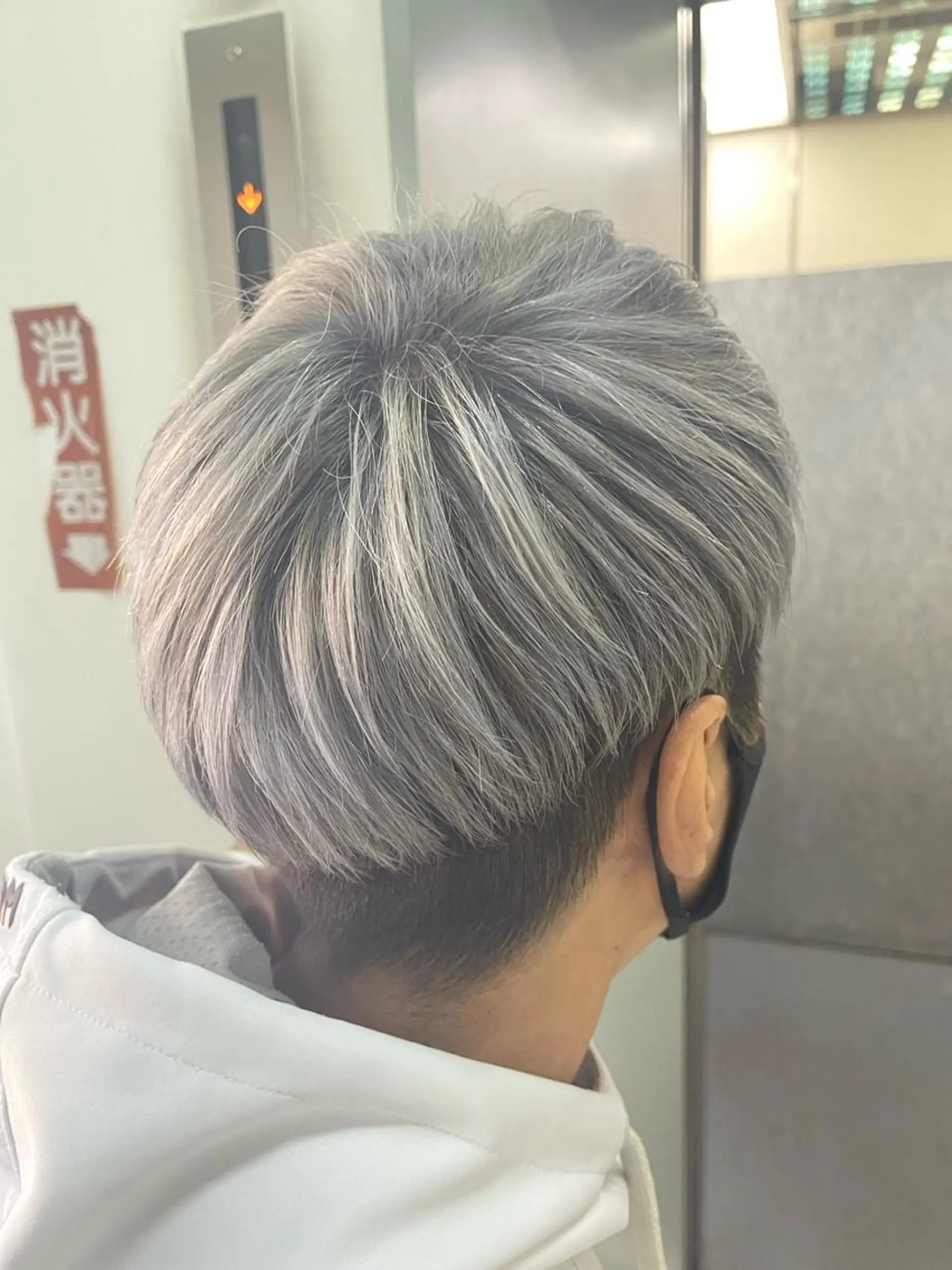 メンズ メンズブリーチ メンズハイトーン ヘアカラー 黒木 健太のヘアスタイル