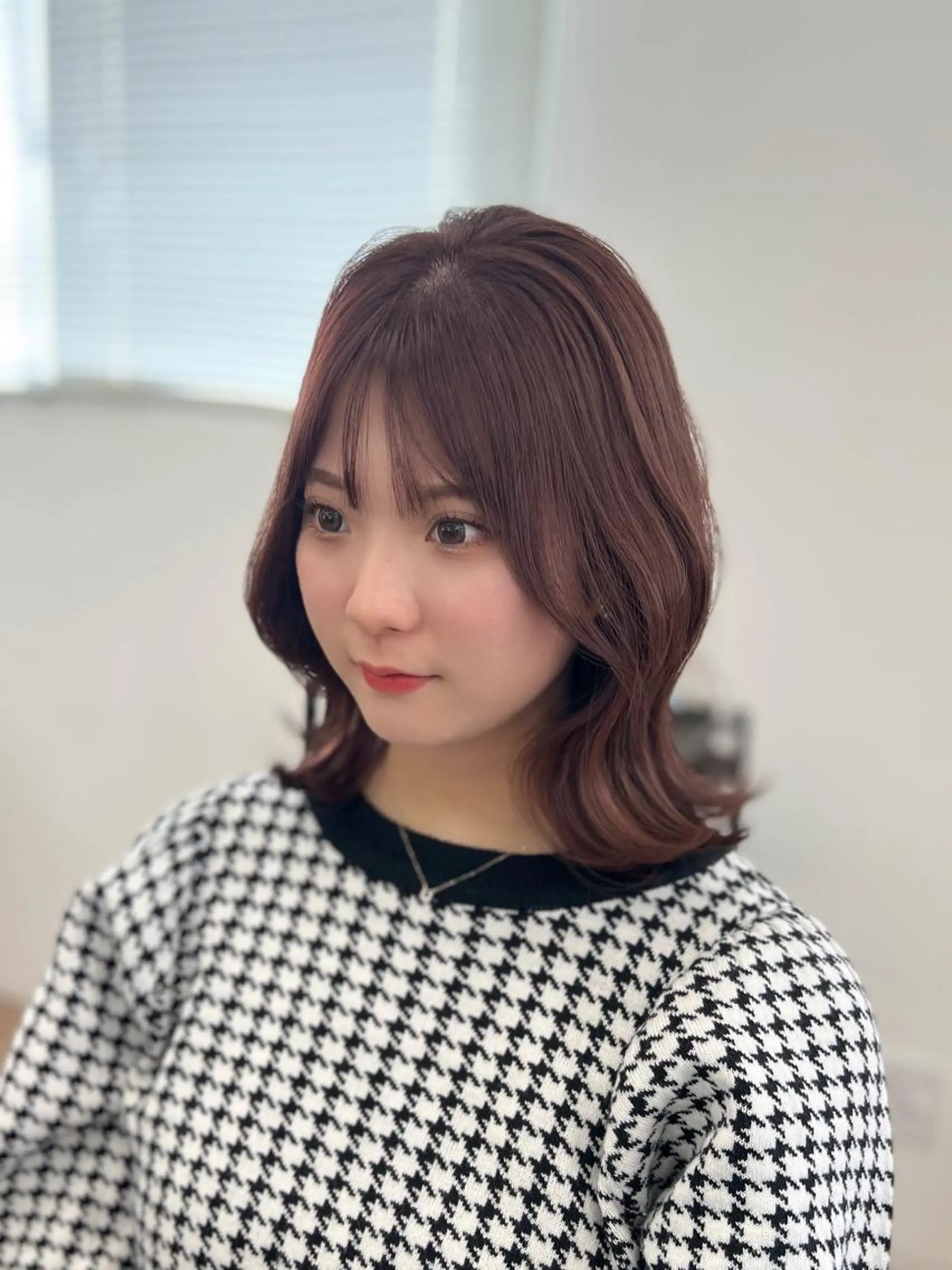 ミディアム カラー パーマ ヘアアレンジ メンズ キッズ ネイル マツエク・マツパ アイブロウ メンズインナーカラー メンズ韓国風 黒髪 ブルーカラー ブルーブラック 渋谷レイヤーカット❌ 縮毛矯正専門/武田涼のヘアスタイル