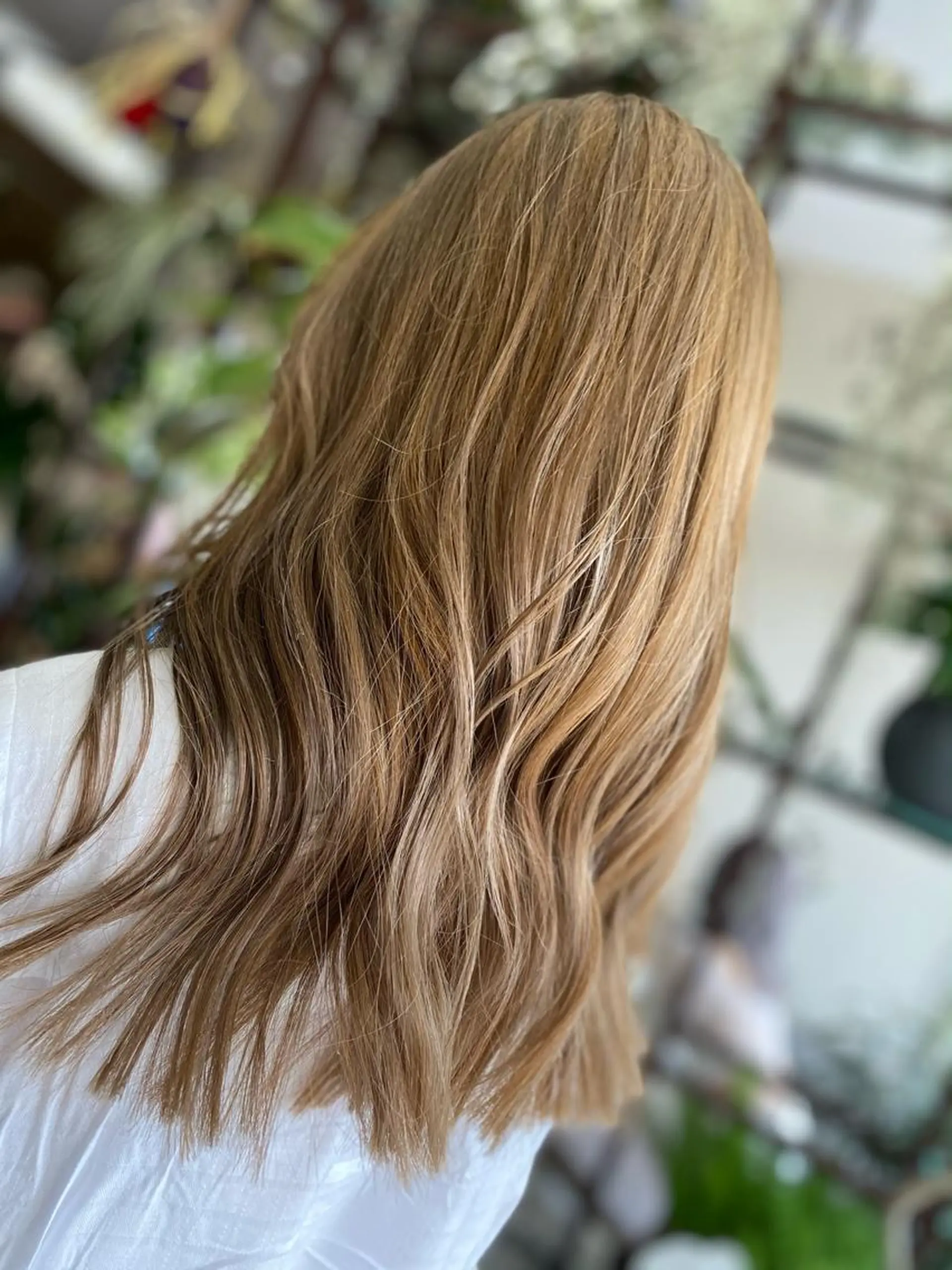 セミロング カラー アッシュ ベージュカラー ダブルカラー ハイトーンカラー ヘアカラー Style Tのヘアスタイル