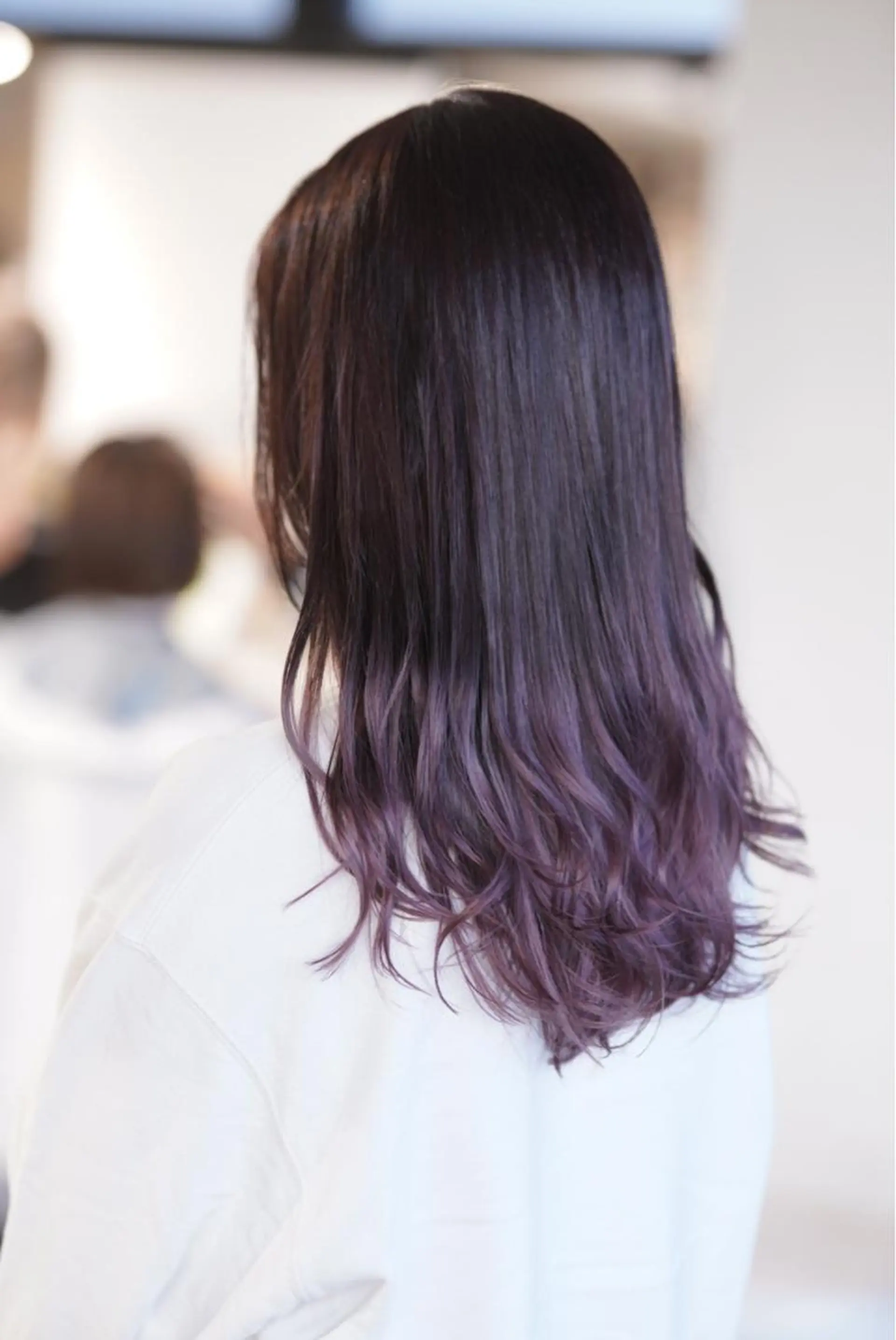 ロング カラー グラデーションカラー パープルカラー ヘアカラー トリートメント ハイトーン/レイヤー /ケアブリーチ石川治のヘアスタイル