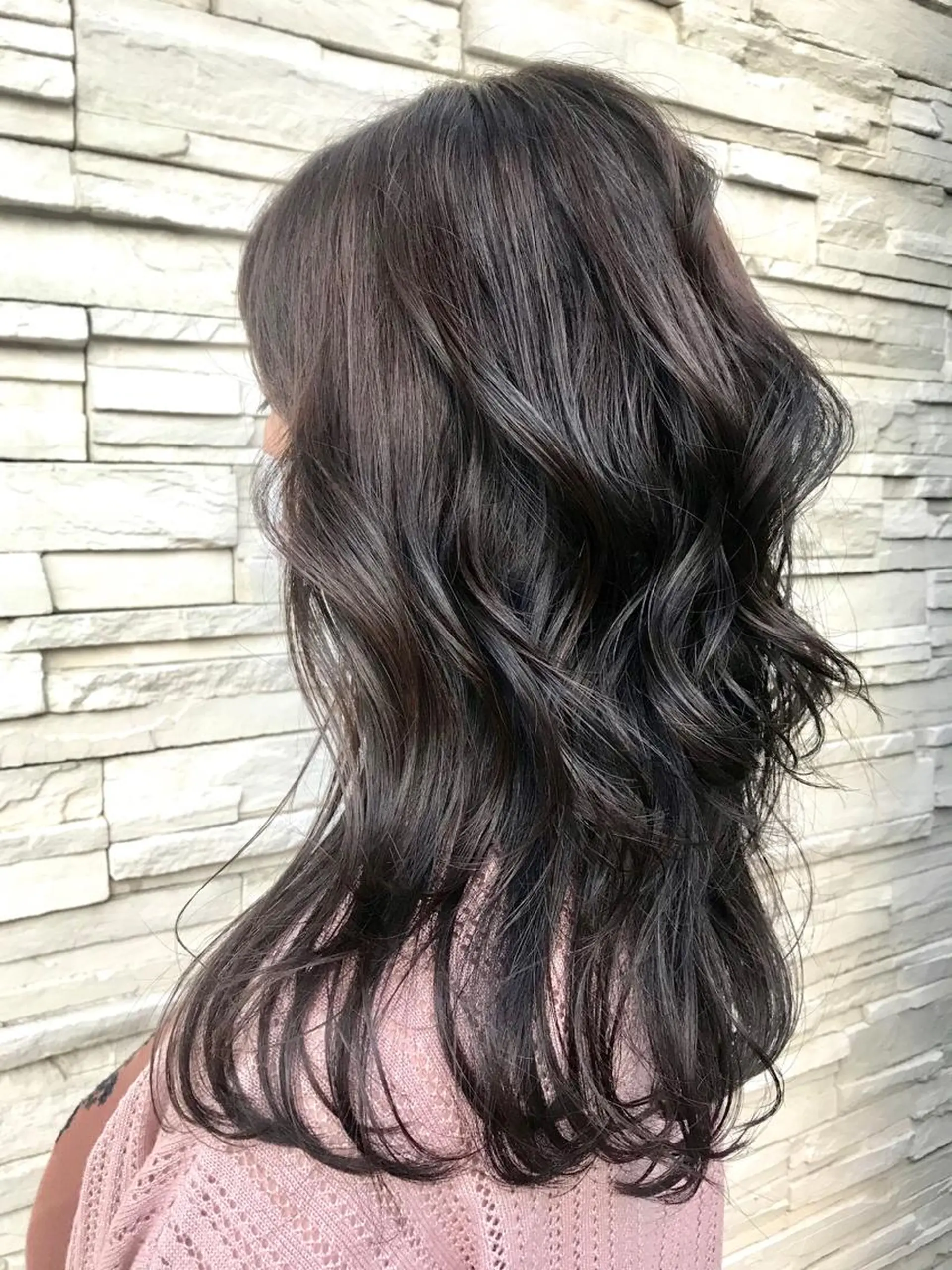 セミロング レイヤーカット 透明感カラーブリーチ 🌼シゲモトアヤ🌼のヘアスタイル