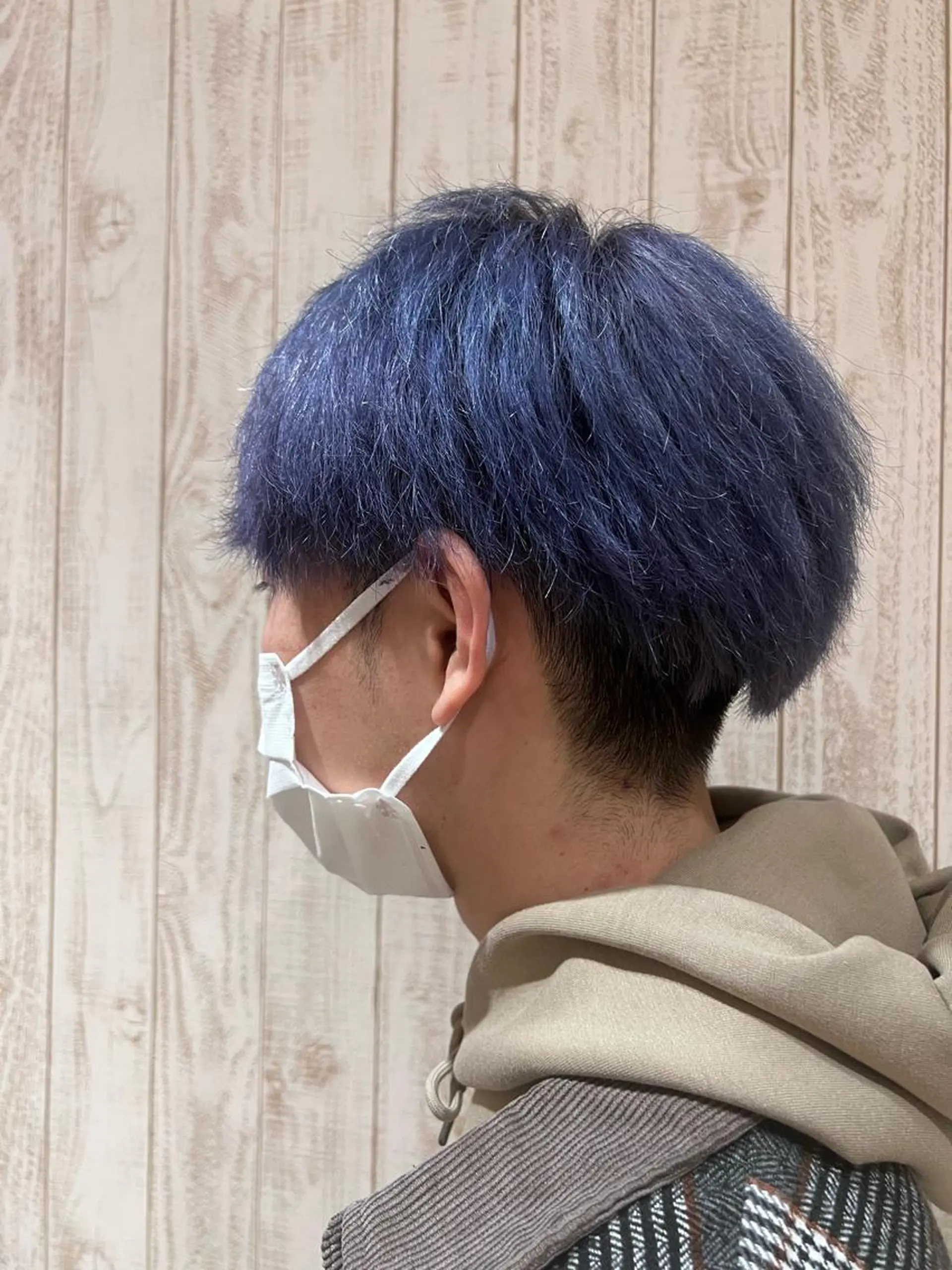 カラー ブリーチ シルバー 加藤 大和のヘアスタイル